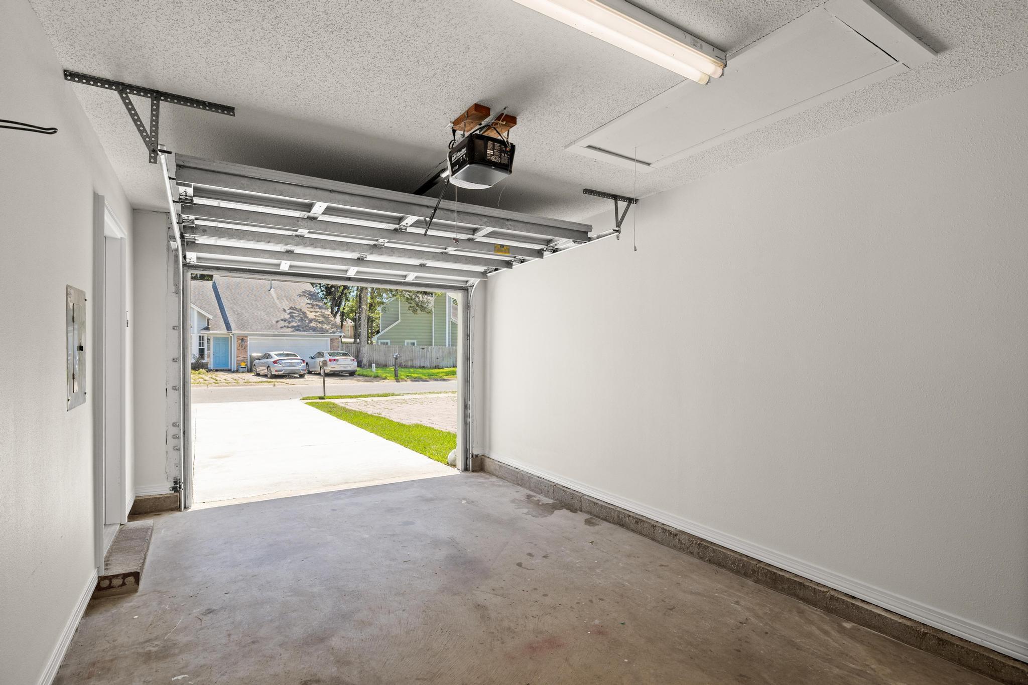 CANTERBURY WOODS 1ST ADDN - Residential