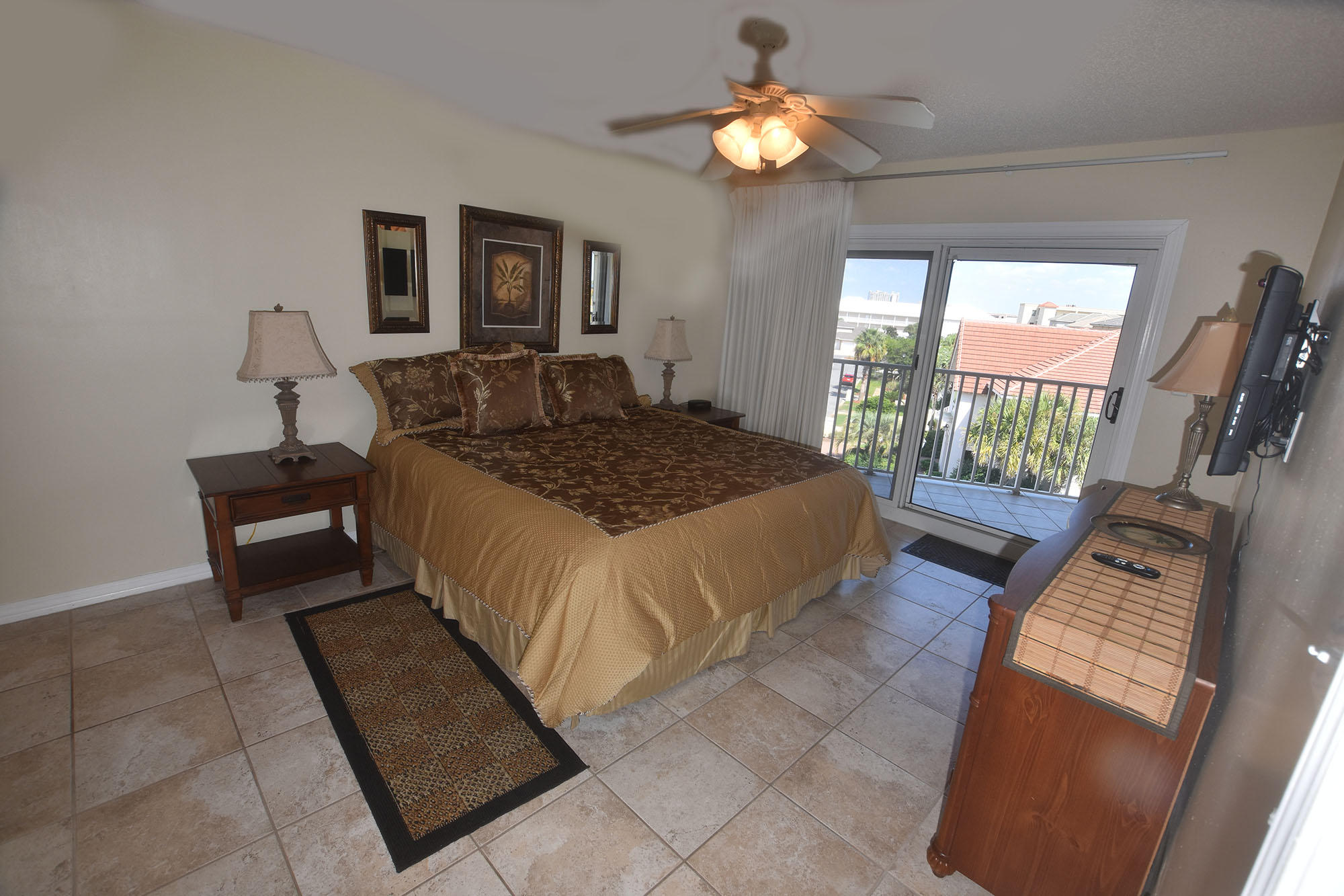 MARAVILLA CONDO 3 - Residential