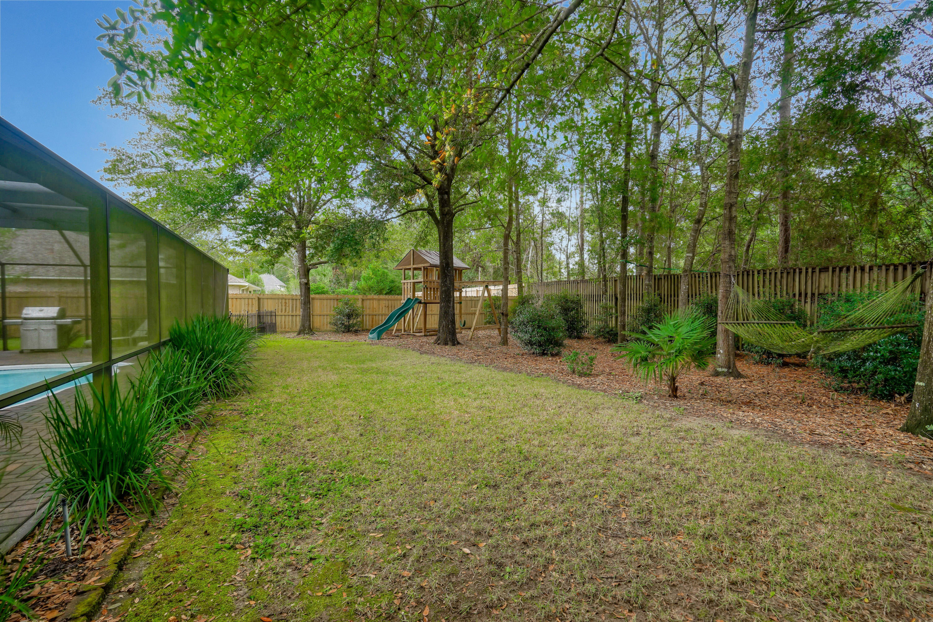 ROCKY BAYOU ESTATES 12A - Residential