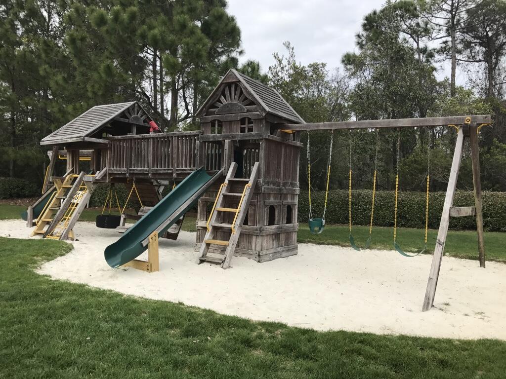 REGATTA BAY GOLF VILLAS - Residential