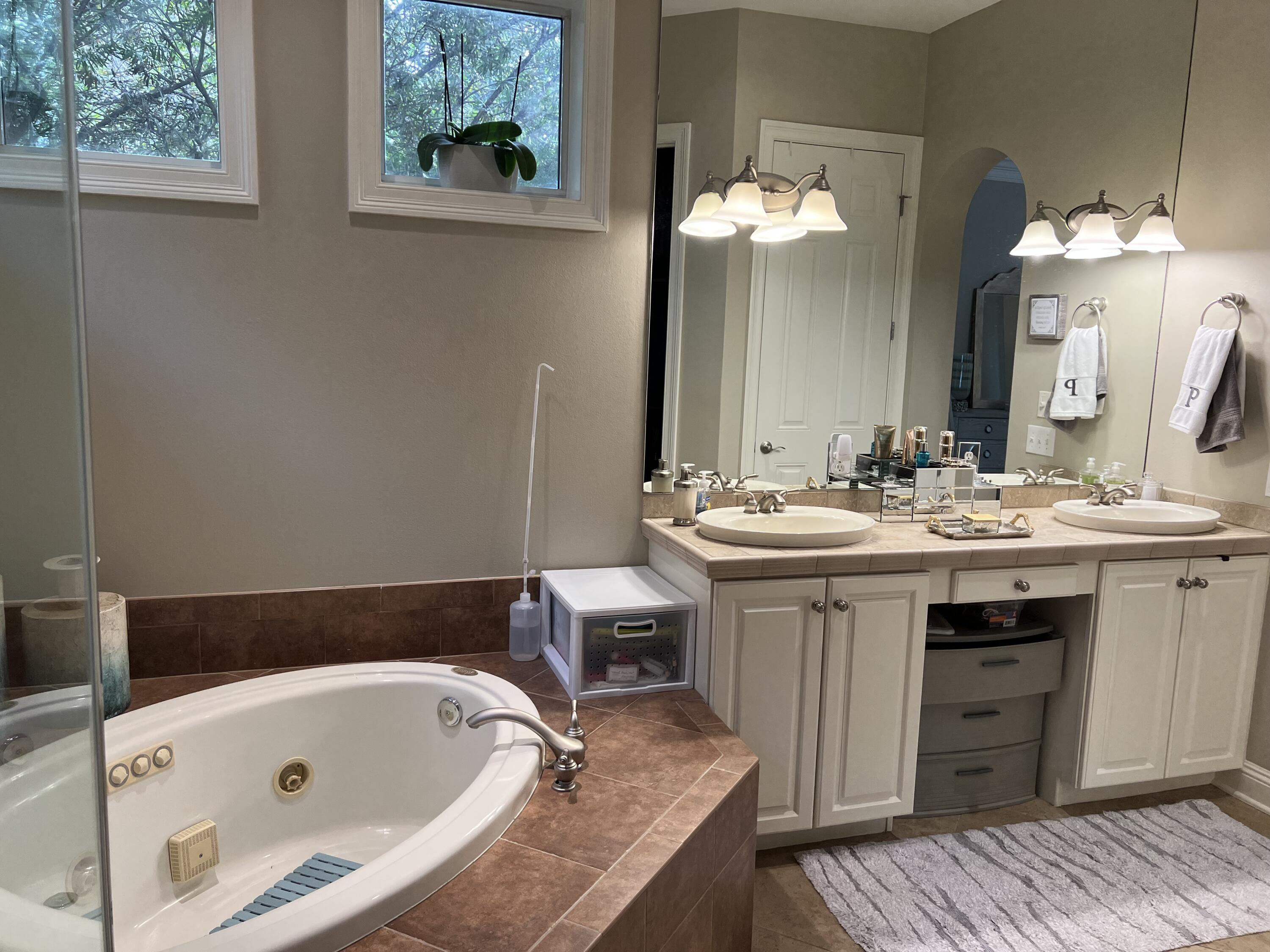 REGATTA BAY GOLF VILLAS - Residential