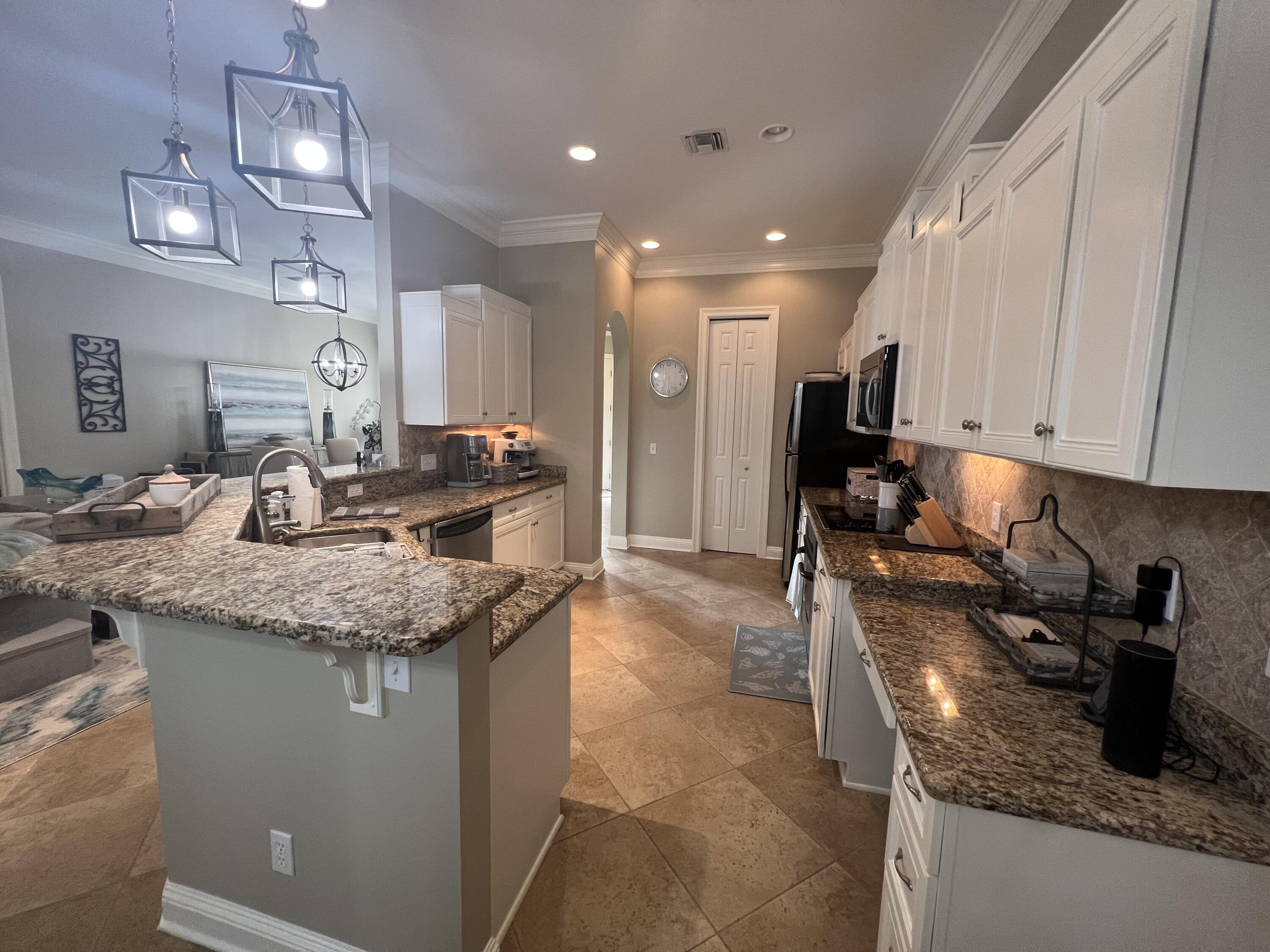 REGATTA BAY GOLF VILLAS - Residential