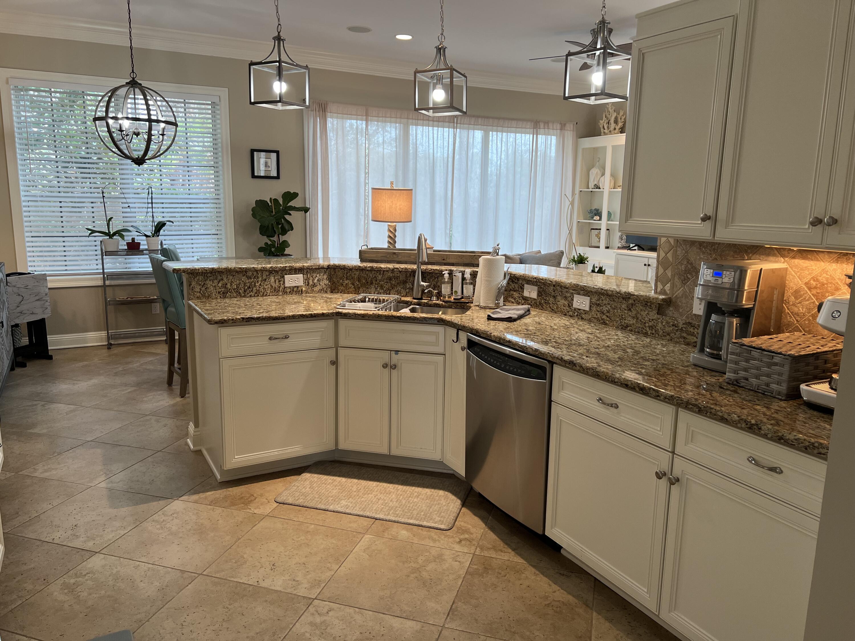 REGATTA BAY GOLF VILLAS - Residential