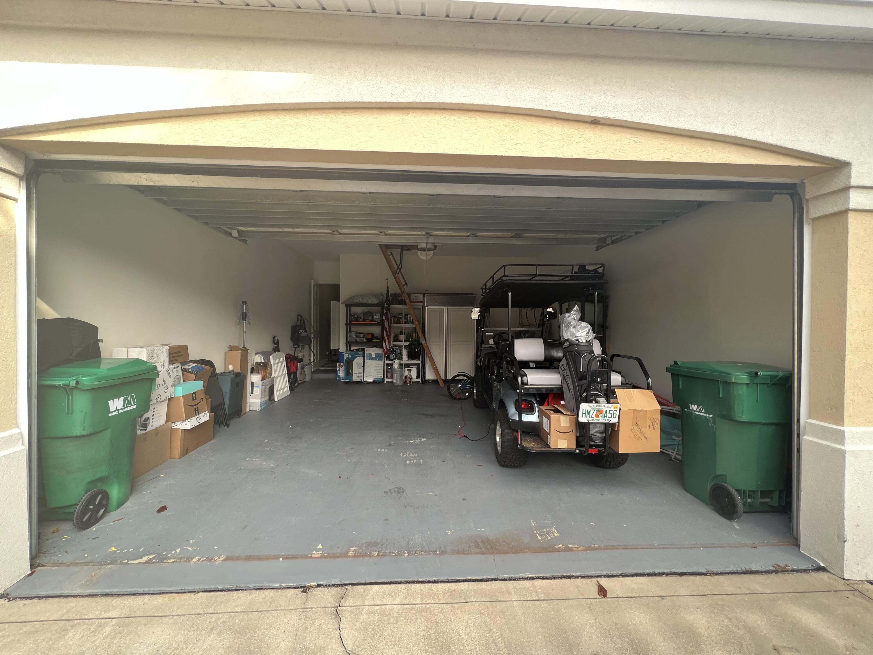 REGATTA BAY GOLF VILLAS - Residential