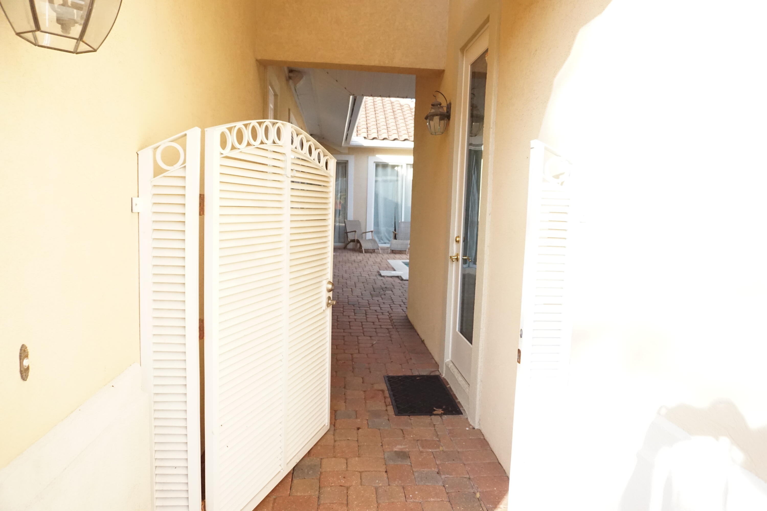 REGATTA BAY GOLF VILLAS - Residential