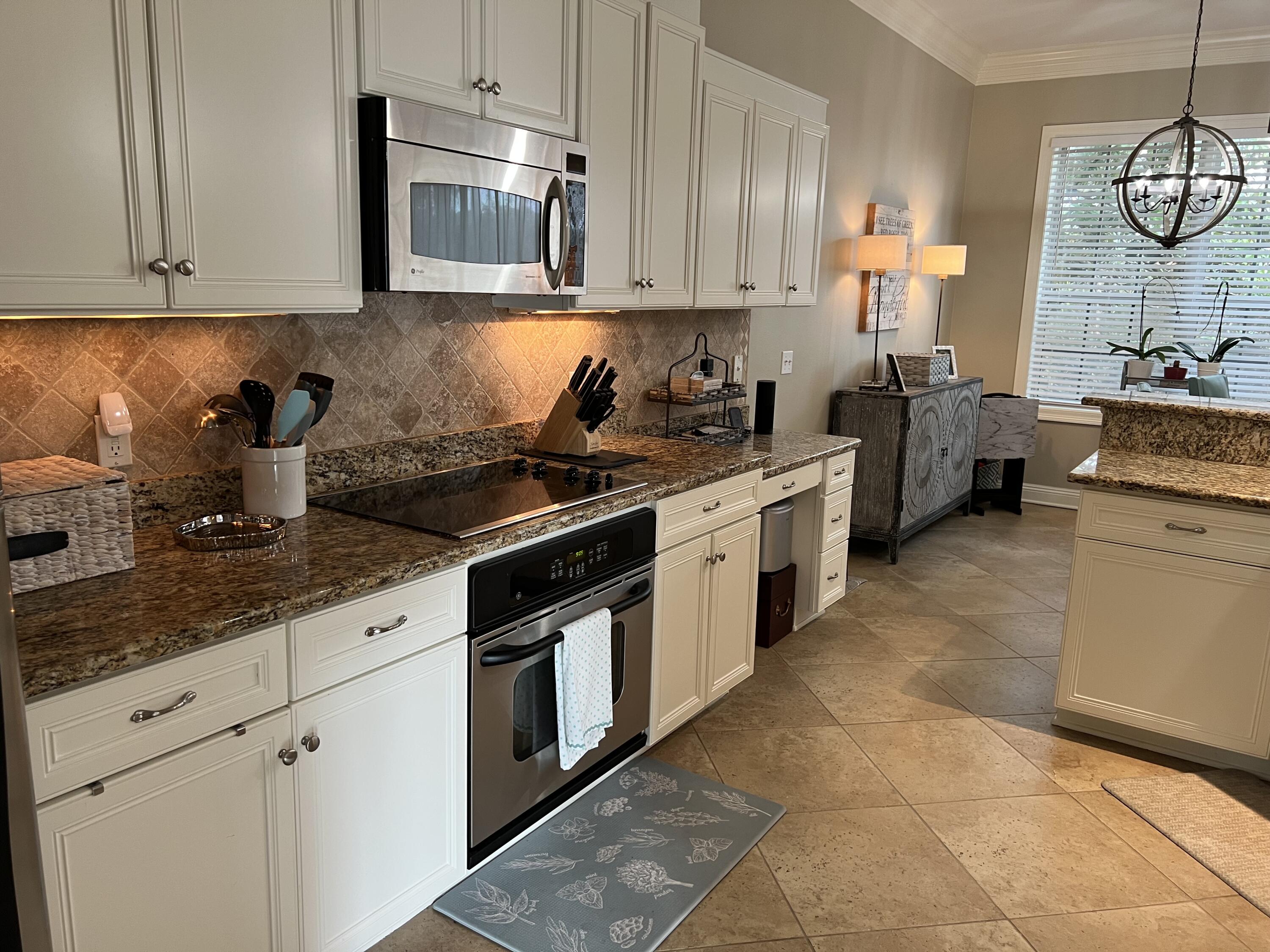 REGATTA BAY GOLF VILLAS - Residential