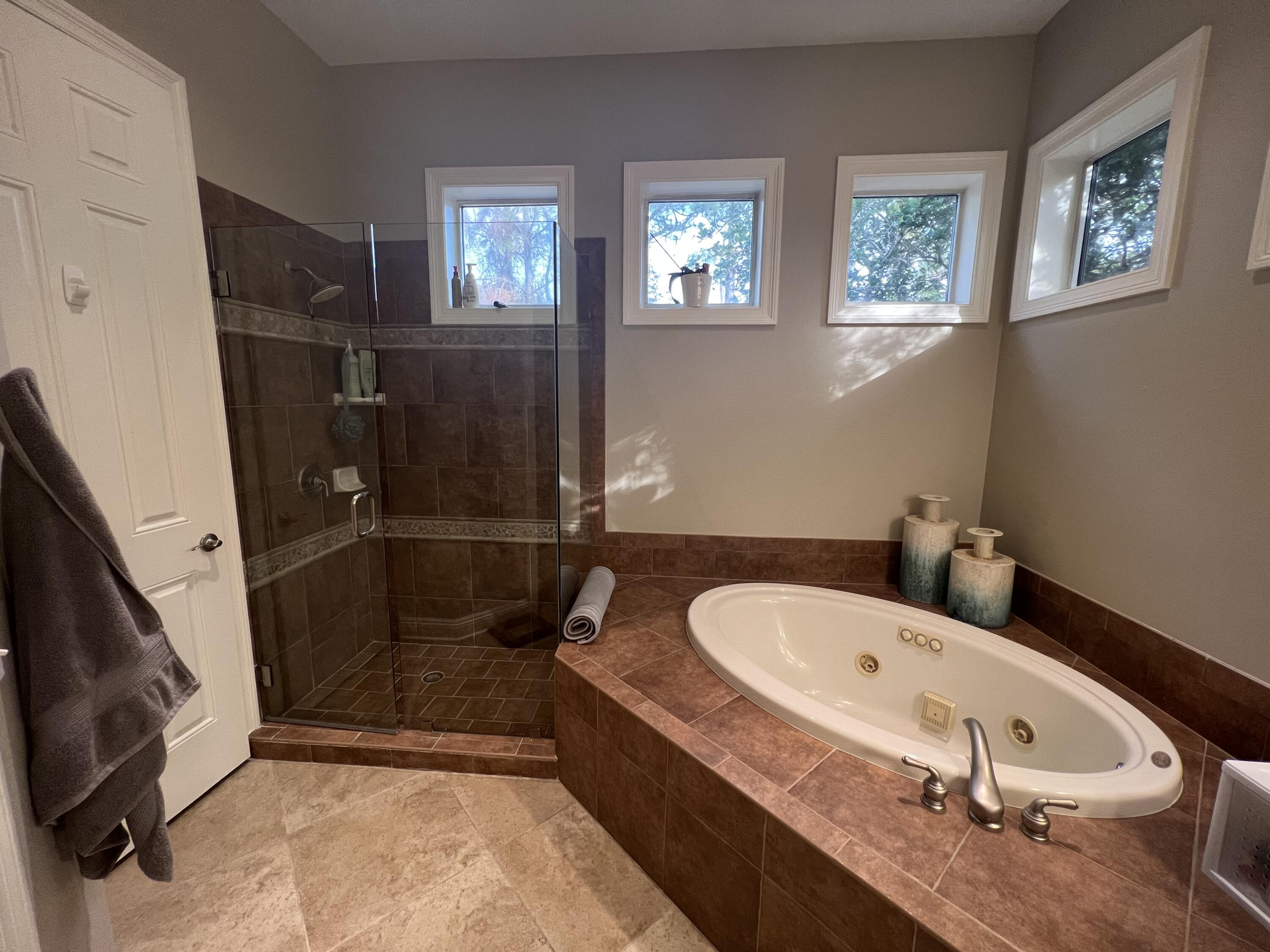 REGATTA BAY GOLF VILLAS - Residential