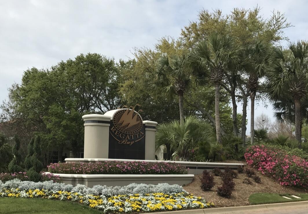 REGATTA BAY GOLF VILLAS - Residential
