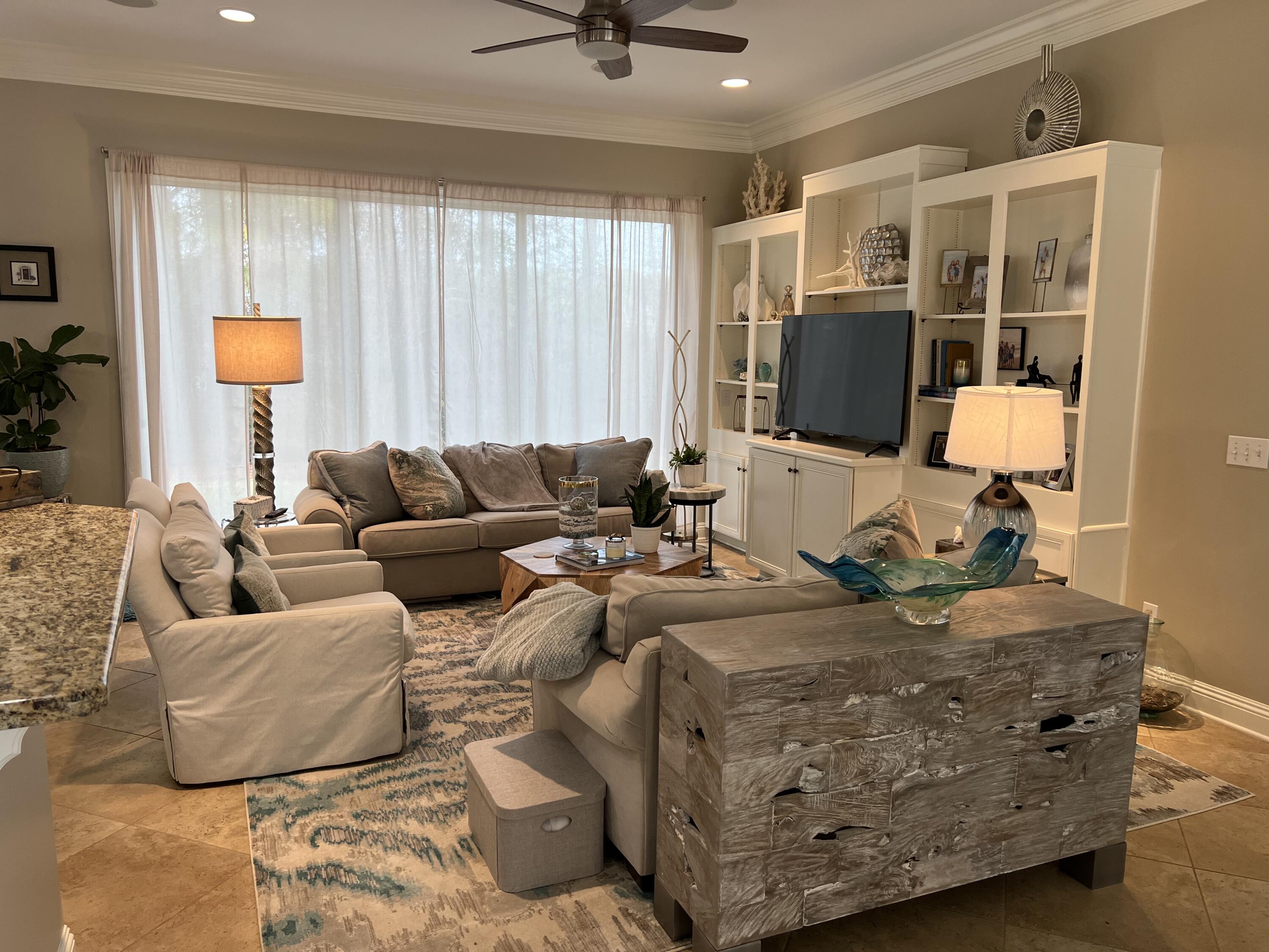 REGATTA BAY GOLF VILLAS - Residential