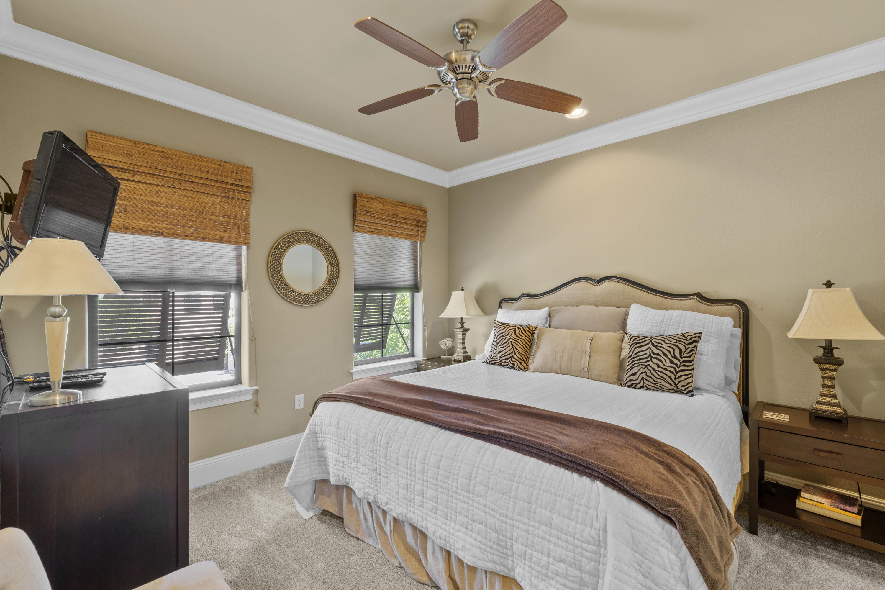 VILLA LAGO - Residential