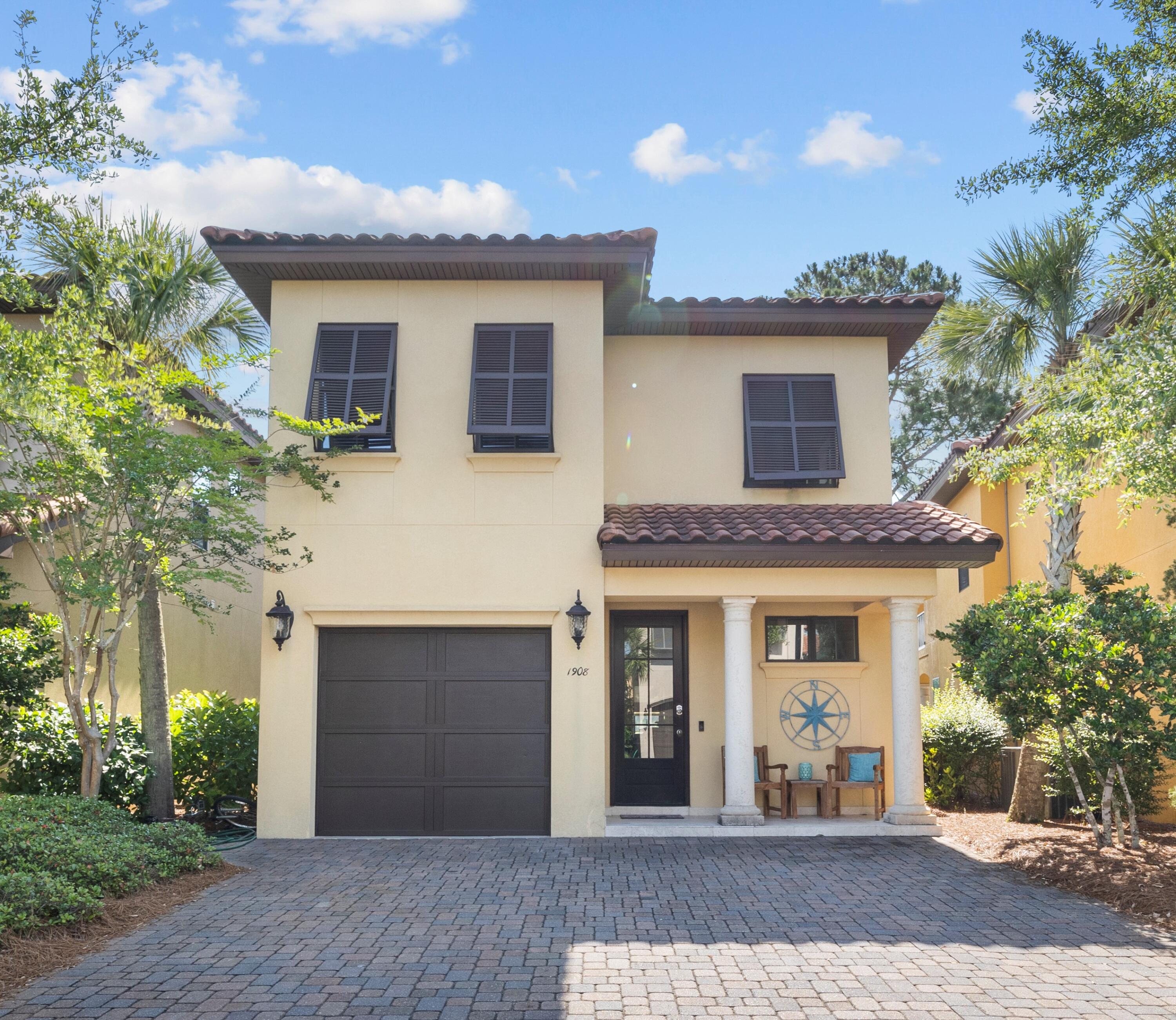 VILLA LAGO - Residential