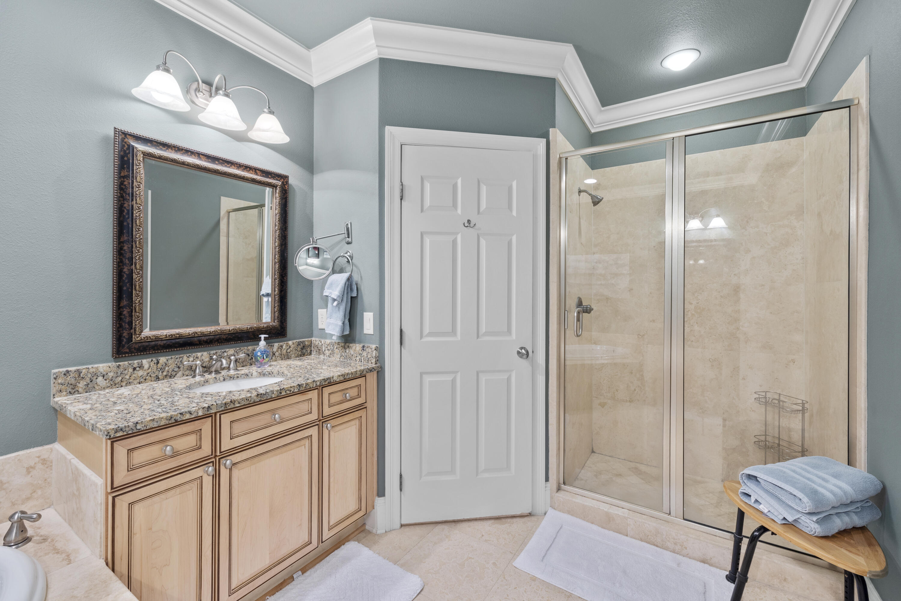 VILLA LAGO - Residential