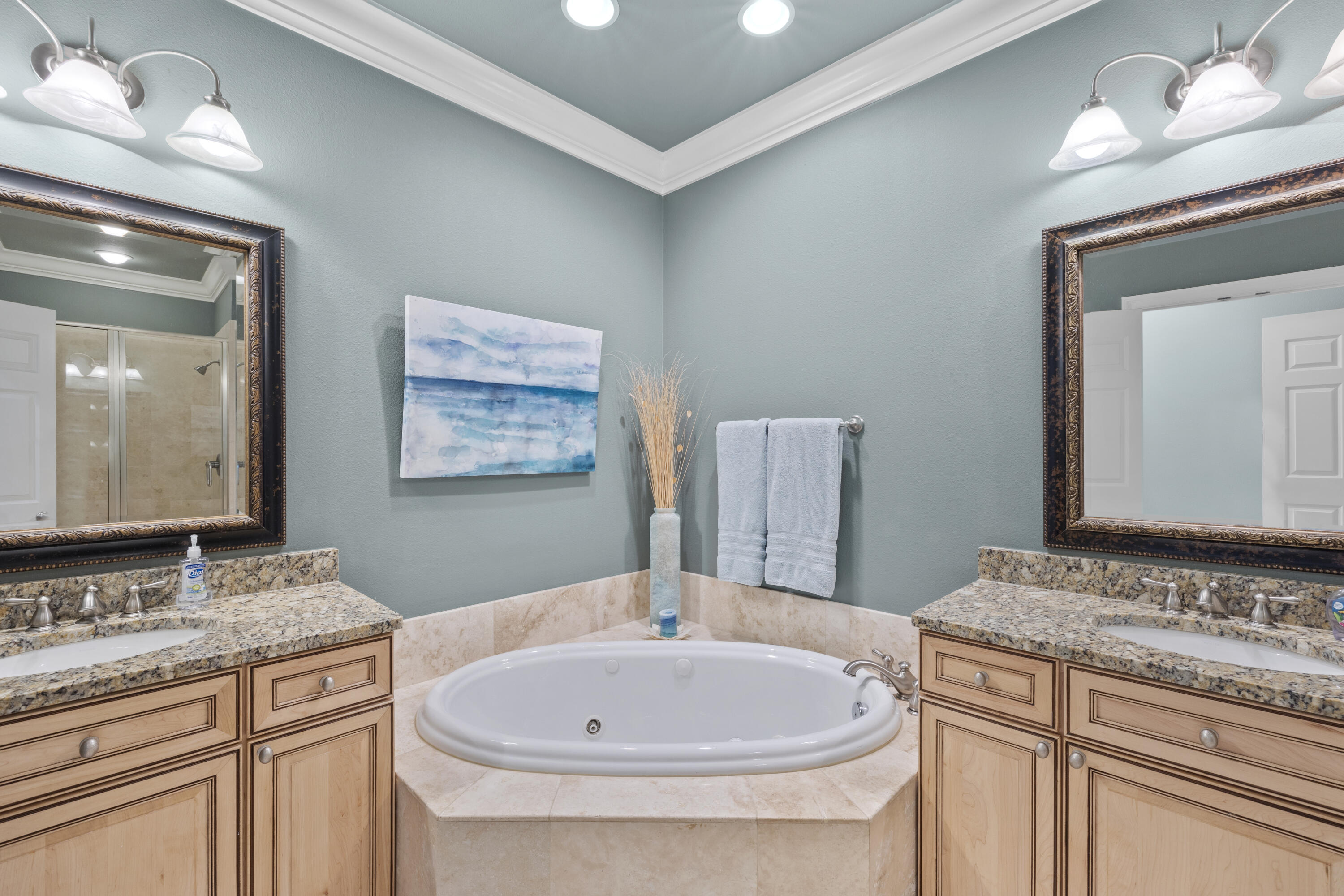 VILLA LAGO - Residential