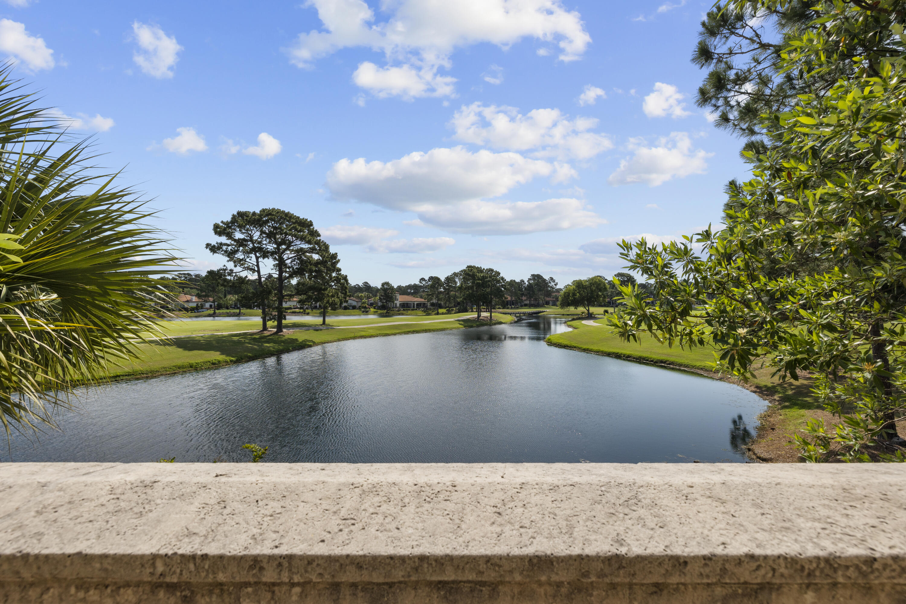 VILLA LAGO - Residential