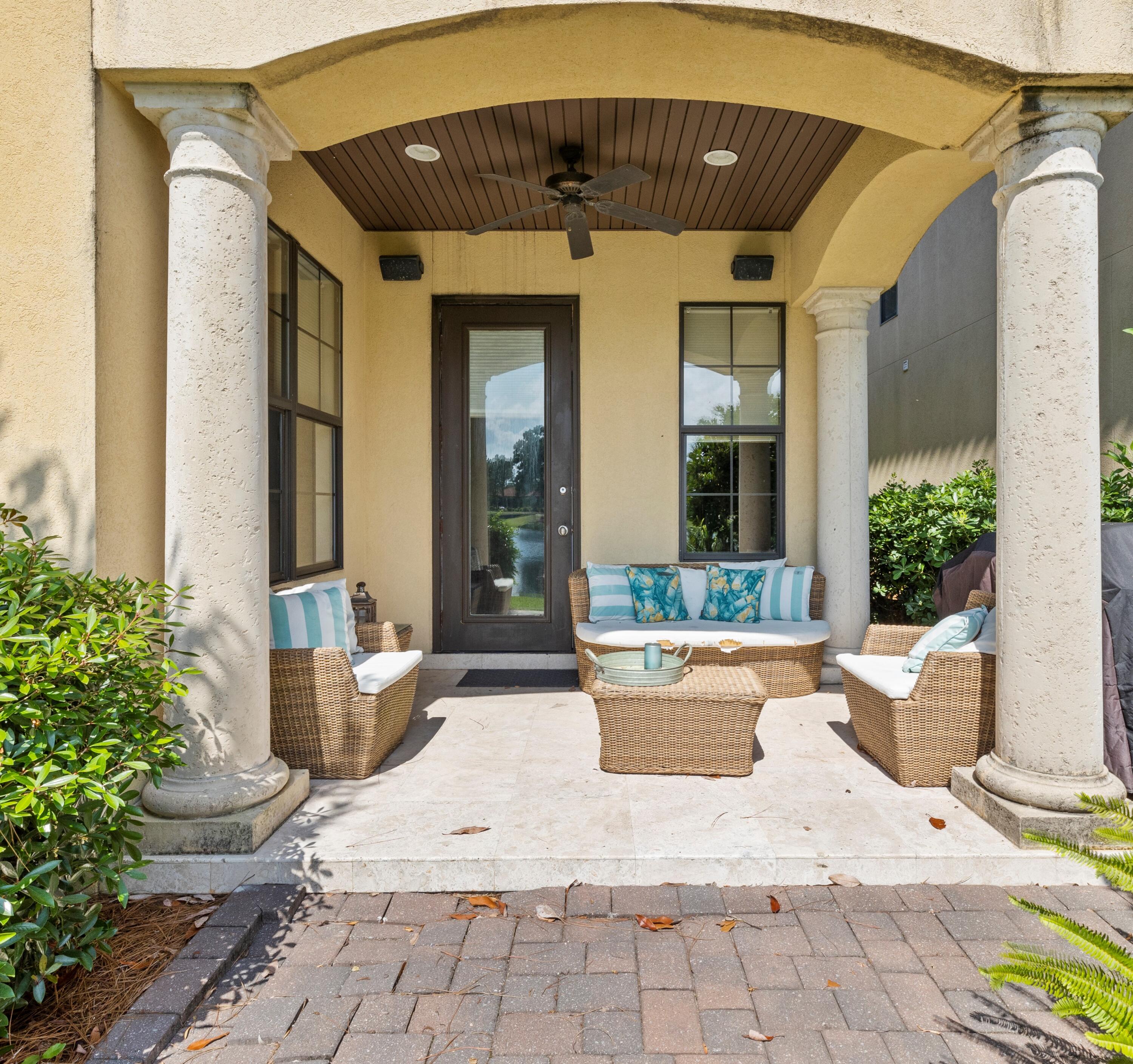 VILLA LAGO - Residential