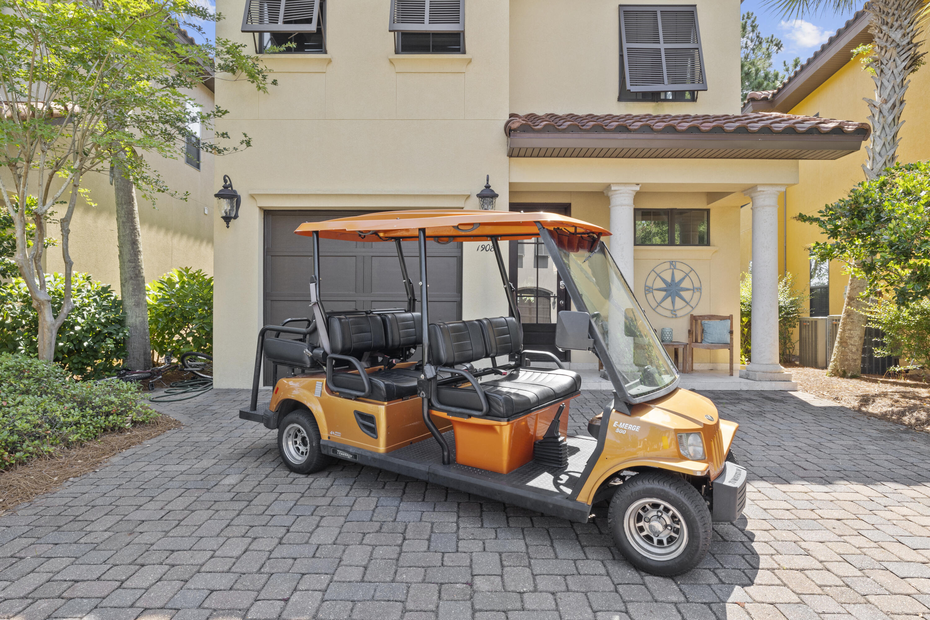 VILLA LAGO - Residential