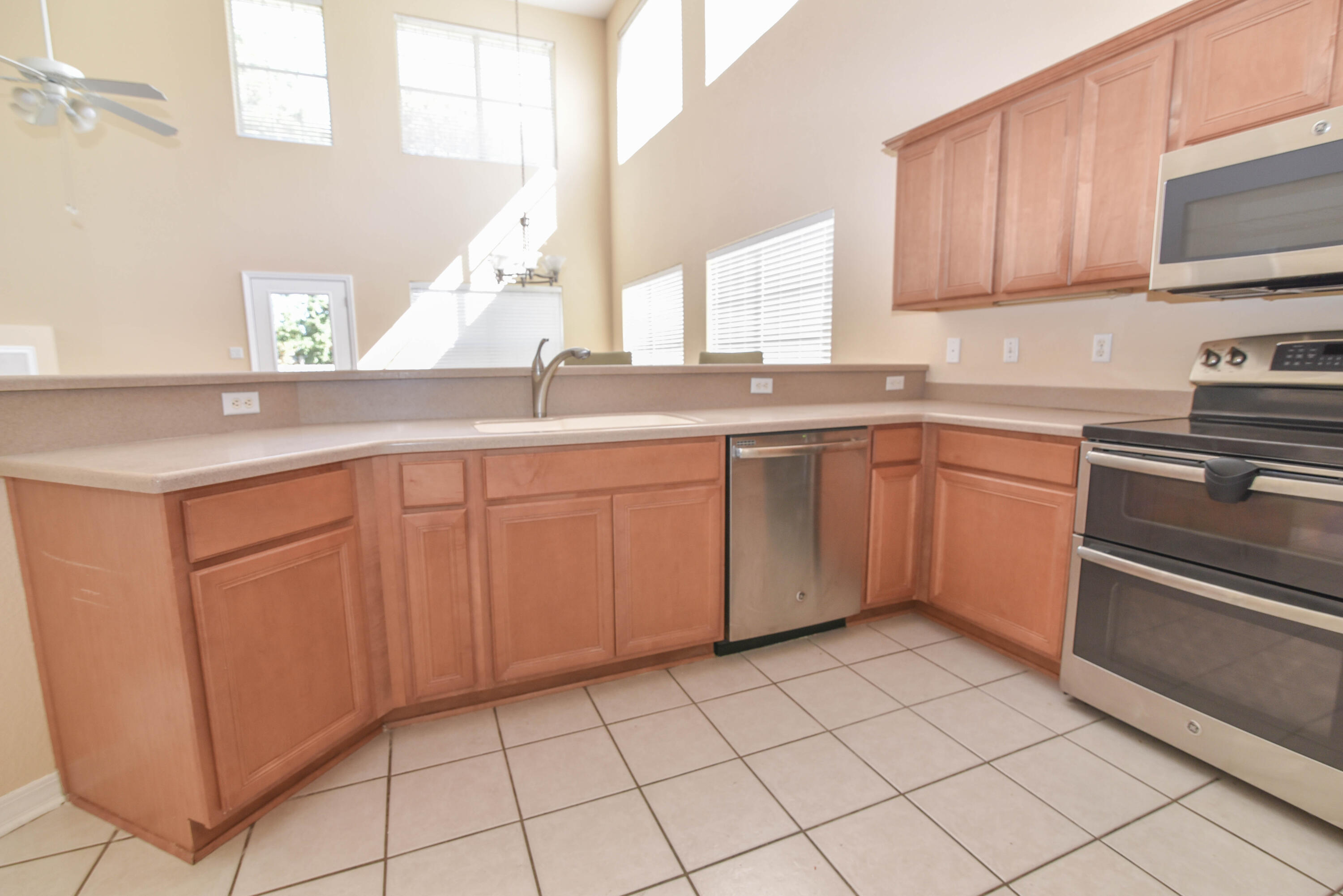 EMERALD LAKES PH 1 - Residential