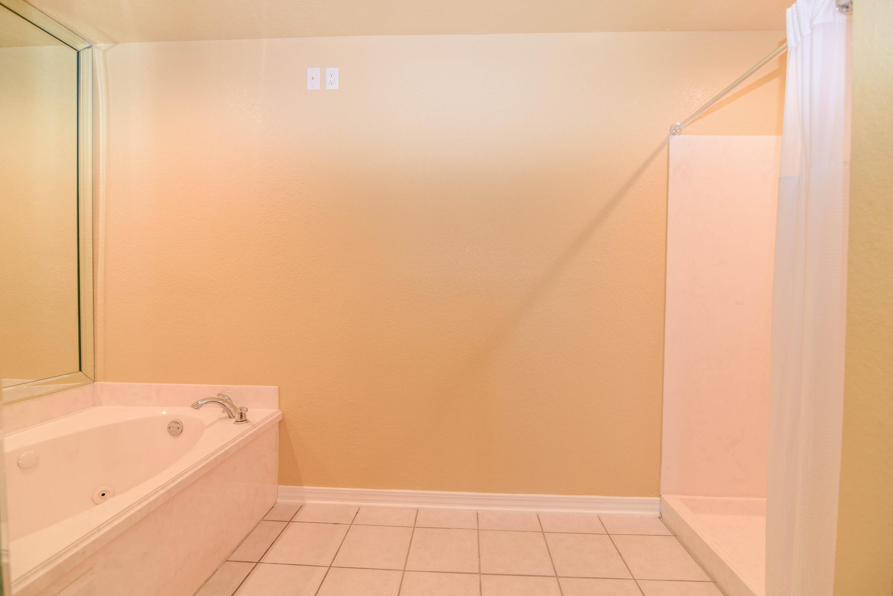 EMERALD LAKES PH 1 - Residential