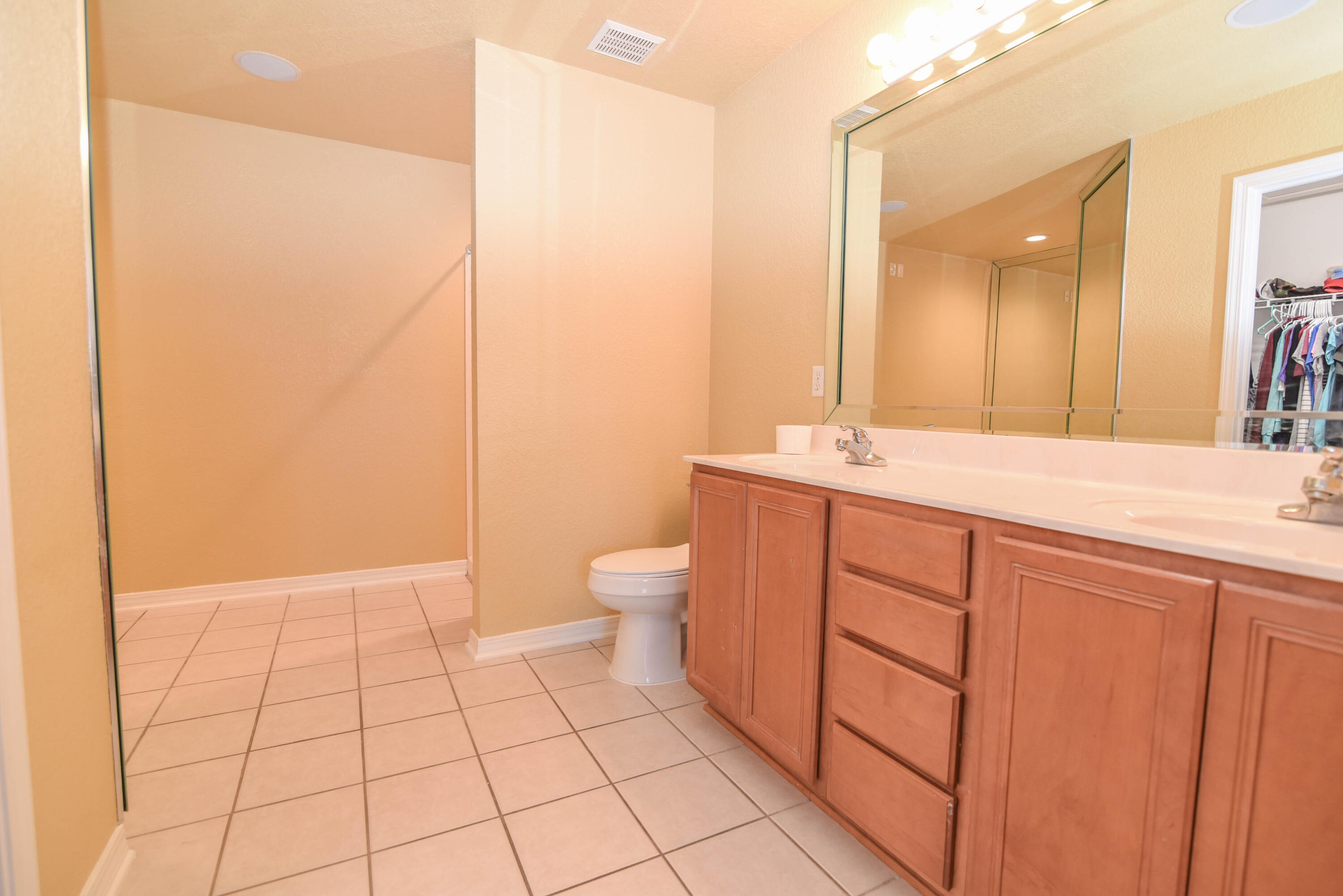 EMERALD LAKES PH 1 - Residential