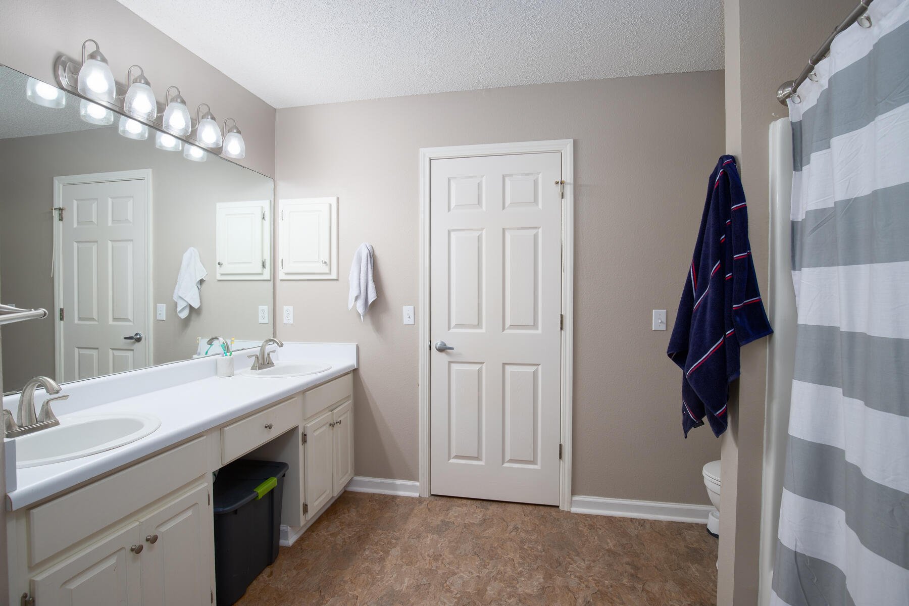 PRO AM ESTATES - Residential