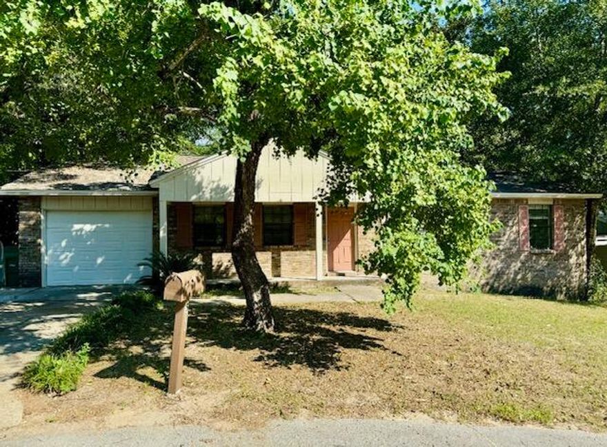 Check out this beautiful home located on a cul-de-sac. Offering 3 bedrooms and 2 bathrooms this home has been recently renovated with lots of updates. Entering through the front door you are welcomed into a large living area with space for entertaining all. The kitchen has stainless steel appliances with an extra area for dining. The master has an ensuite bathroom with comfort in mind. The additional two bedrooms are great rooms and share the guest bathroom. Outback is a large backyard with a good portion fenced in for lots of outdoor activities. Pets may be allowed pending owner approval and pet deposit. No smoking allowed.