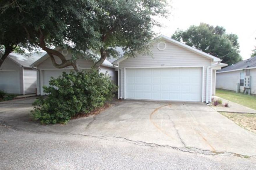 REO hard to find end unit 1 story Townhome, tile bathrooms, Tiled foyer living dining area with a bright kitchen. Well maintained neighborhood on a quiet dead end street so no thru traffic. All vinyl siding with a small backyard. A 2-car garage! Great location in central FWB area. This unit is ideal as a rental property or to be owner-occupied.