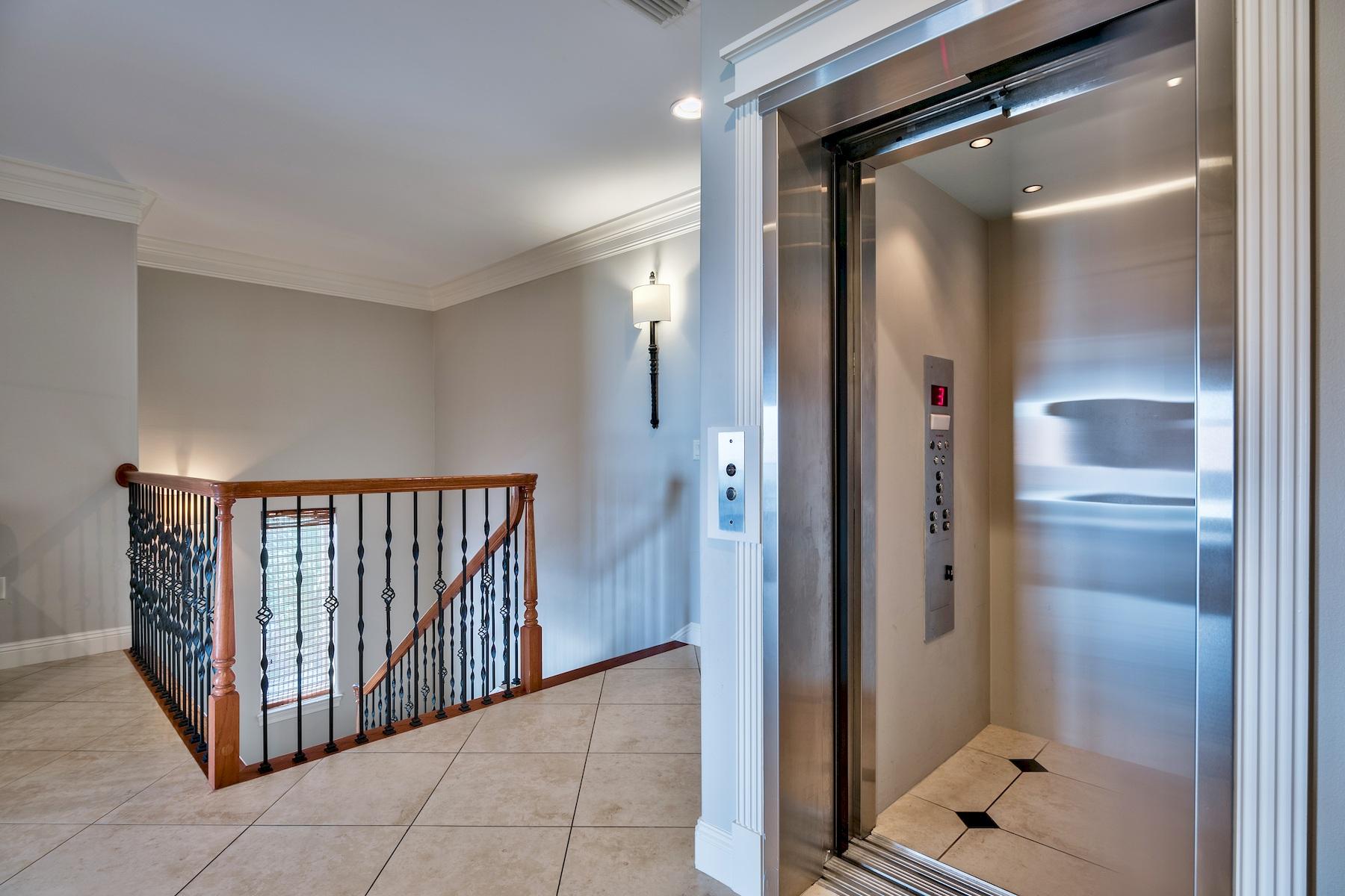 CRYSTAL BEACH - Residential