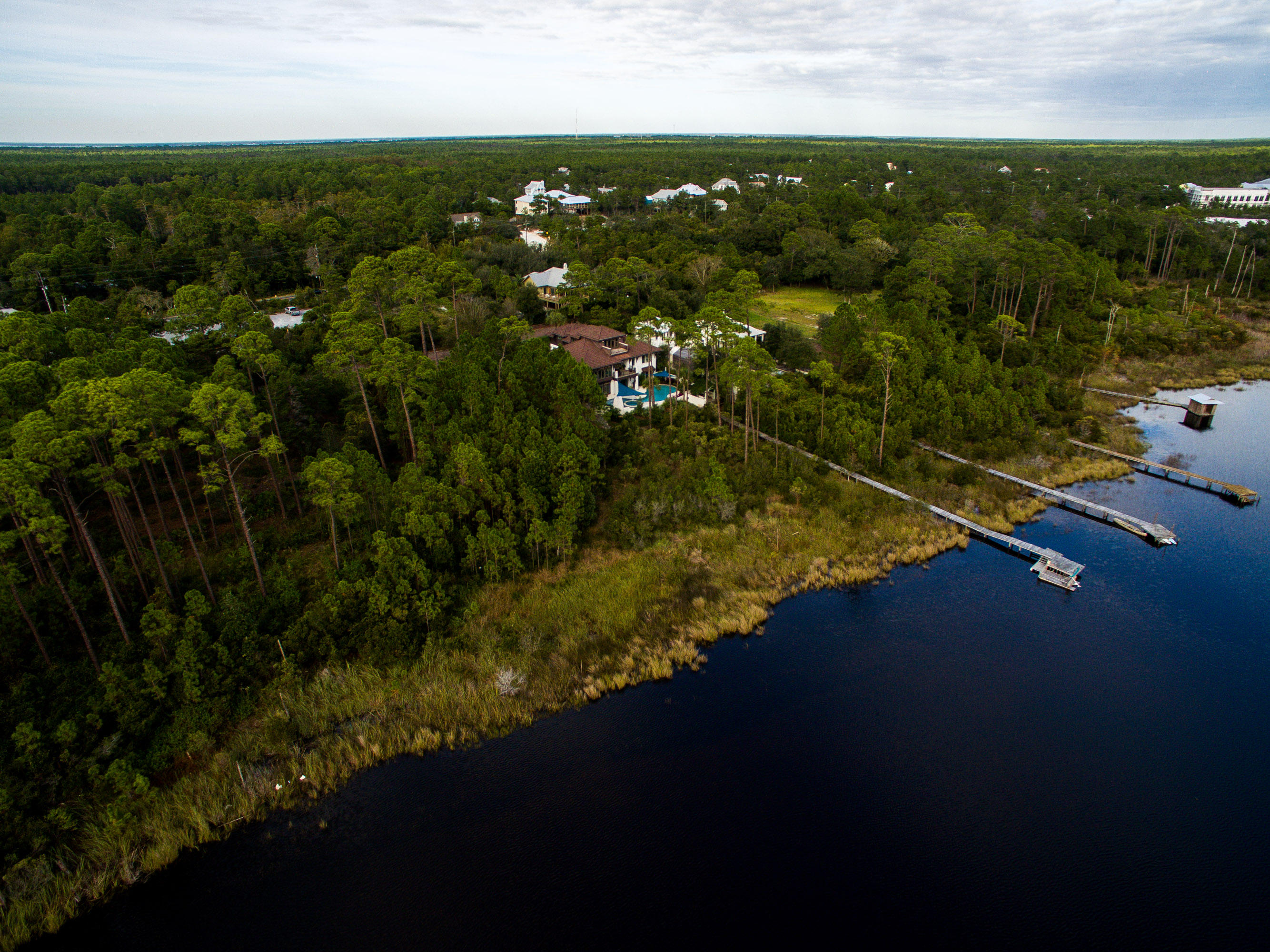 CRESCENT CAYE - Land