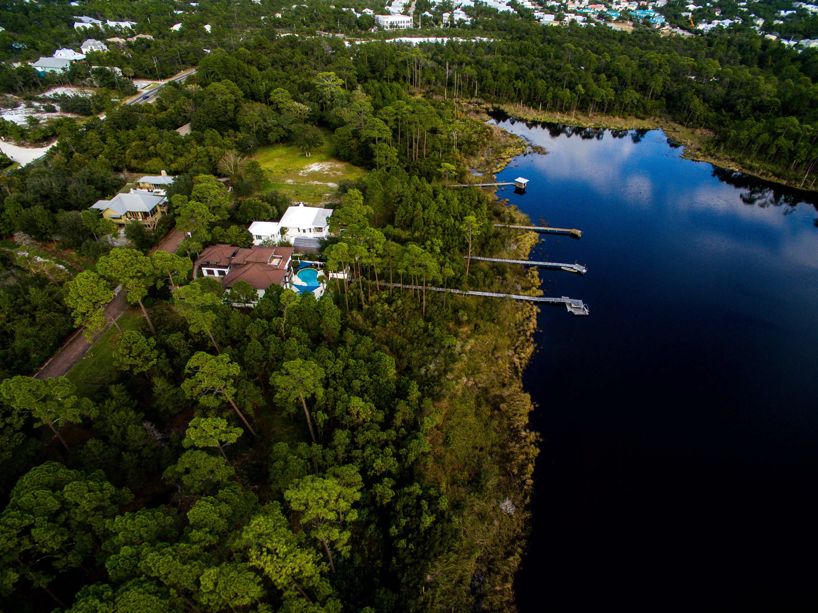 CRESCENT CAYE - Land