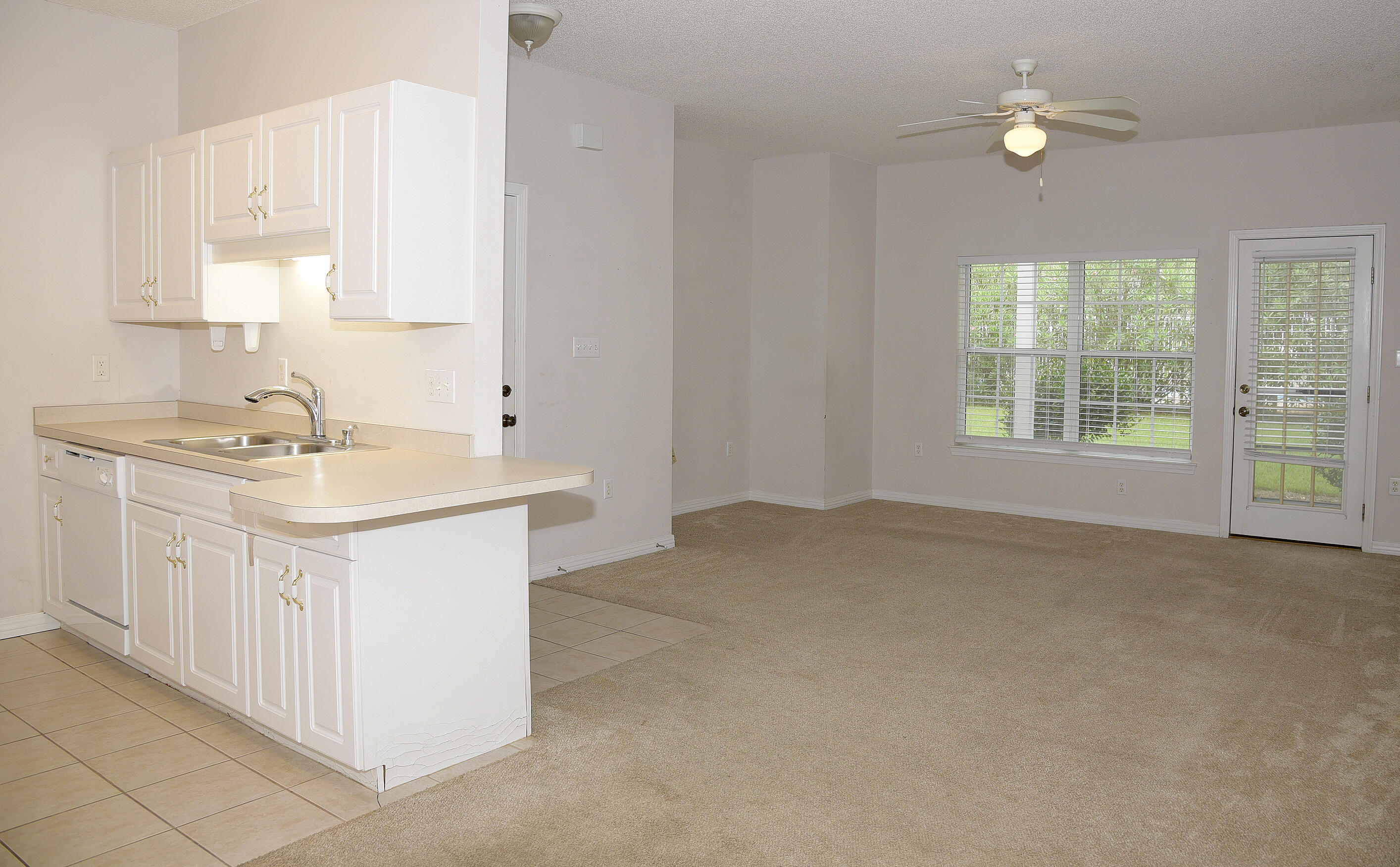 THE OAKS AT NICEVILLE - Residential Lease