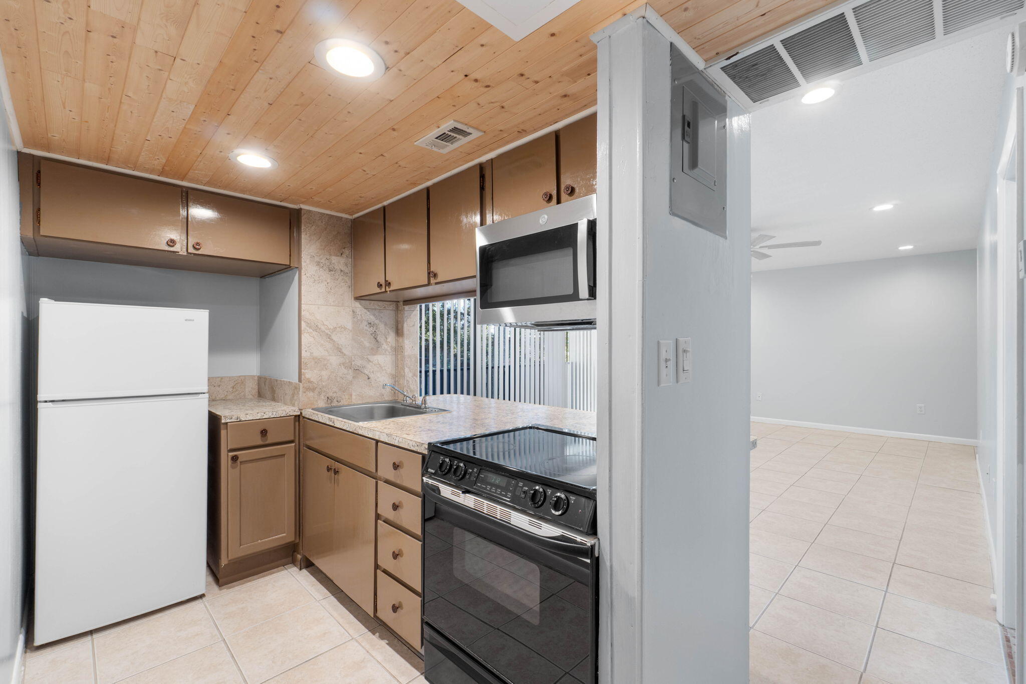 SPANISH VILLAS CONDO - Residential