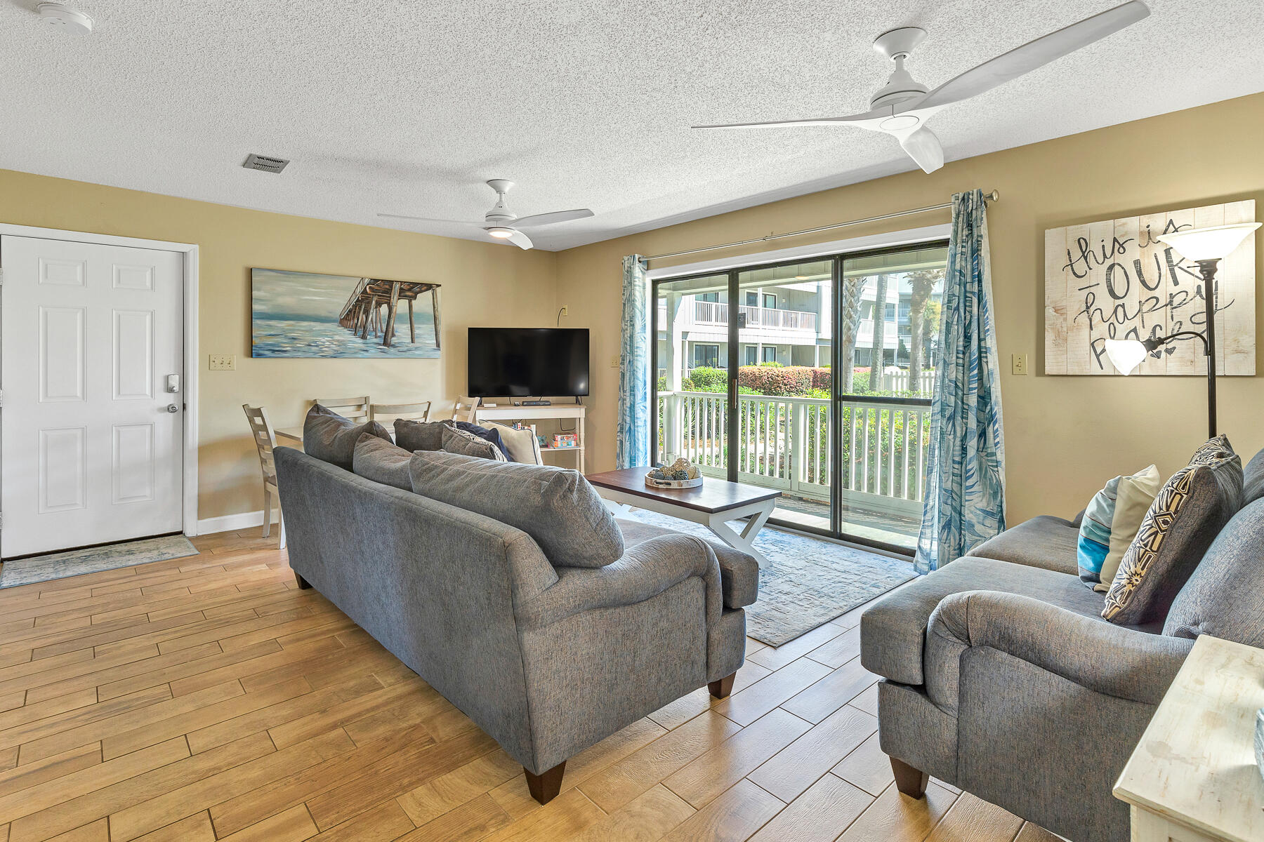 BEACHWOOD VILLAS CONDO PH 2 - Residential