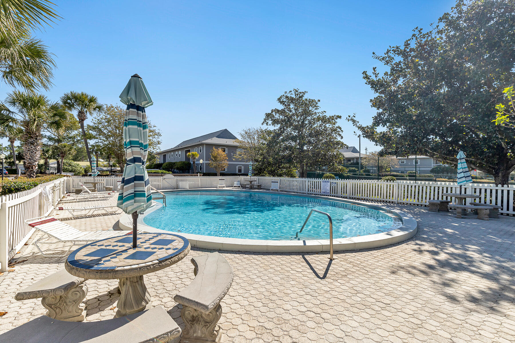 BEACHWOOD VILLAS CONDO PH 2 - Residential