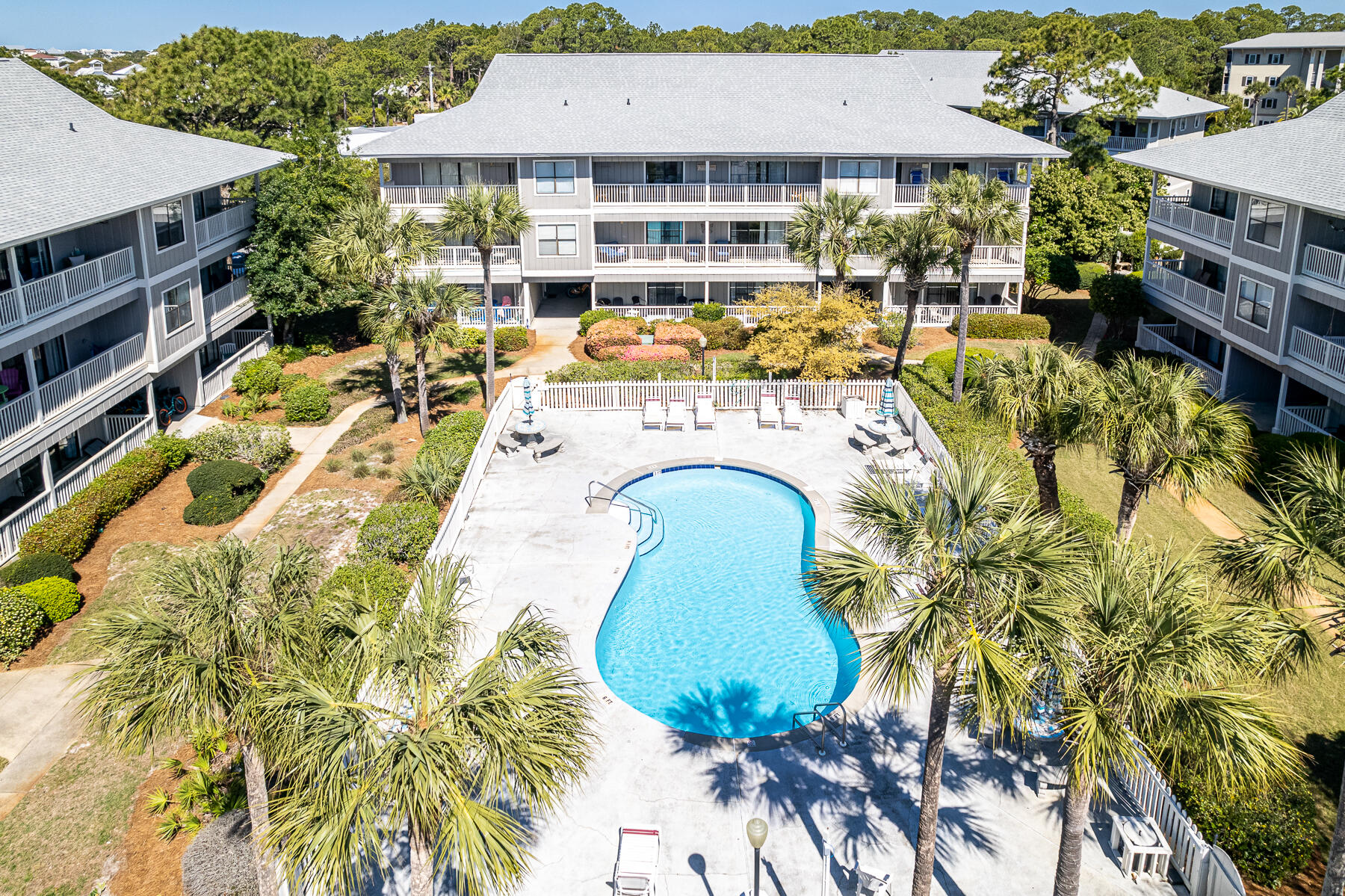 BEACHWOOD VILLAS CONDO PH 2 - Residential