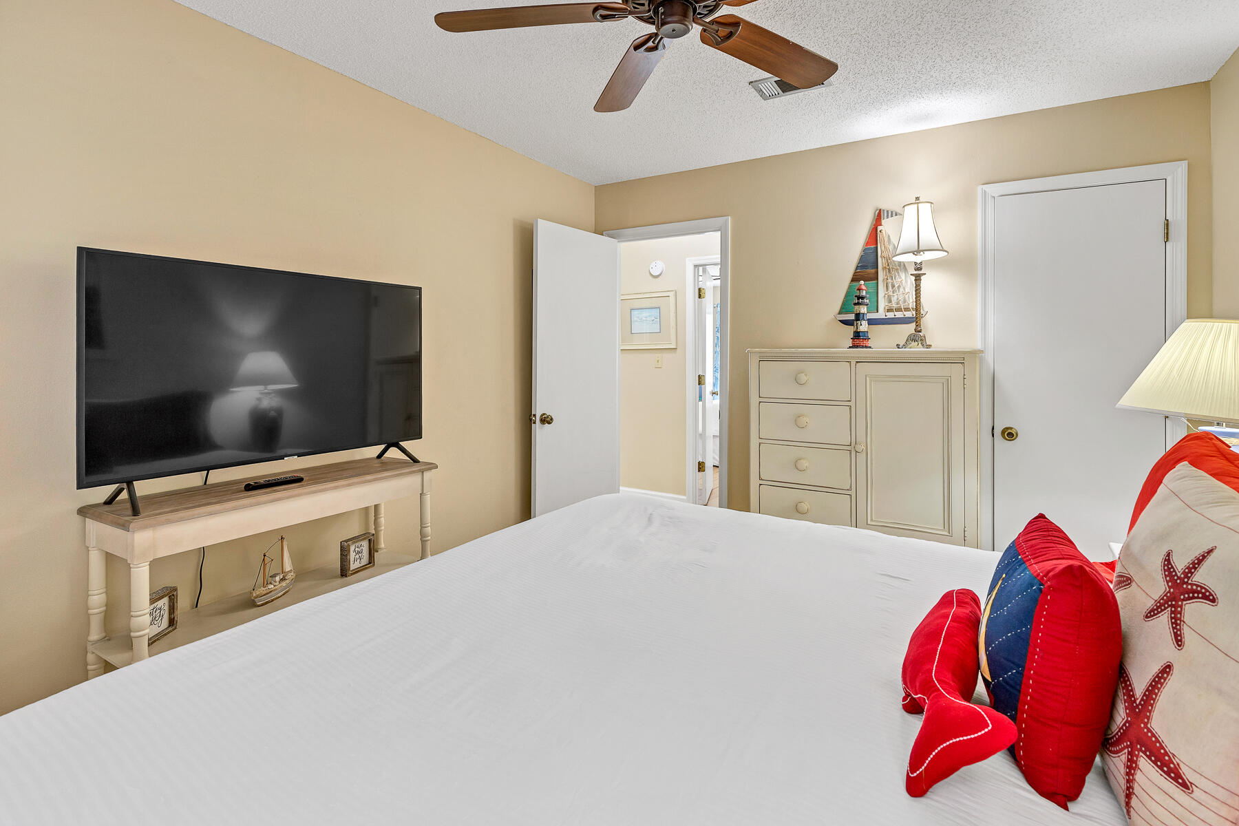 BEACHWOOD VILLAS CONDO PH 2 - Residential