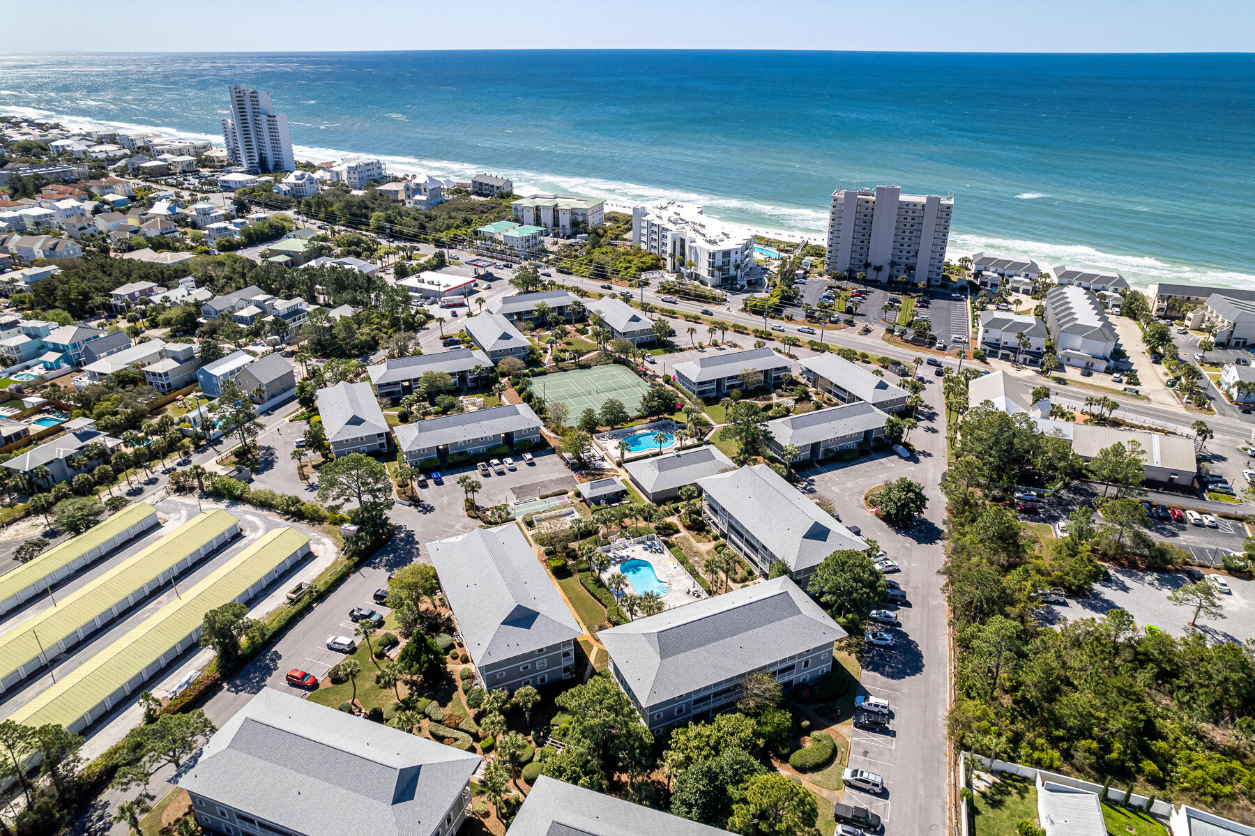 BEACHWOOD VILLAS CONDO PH 2 - Residential