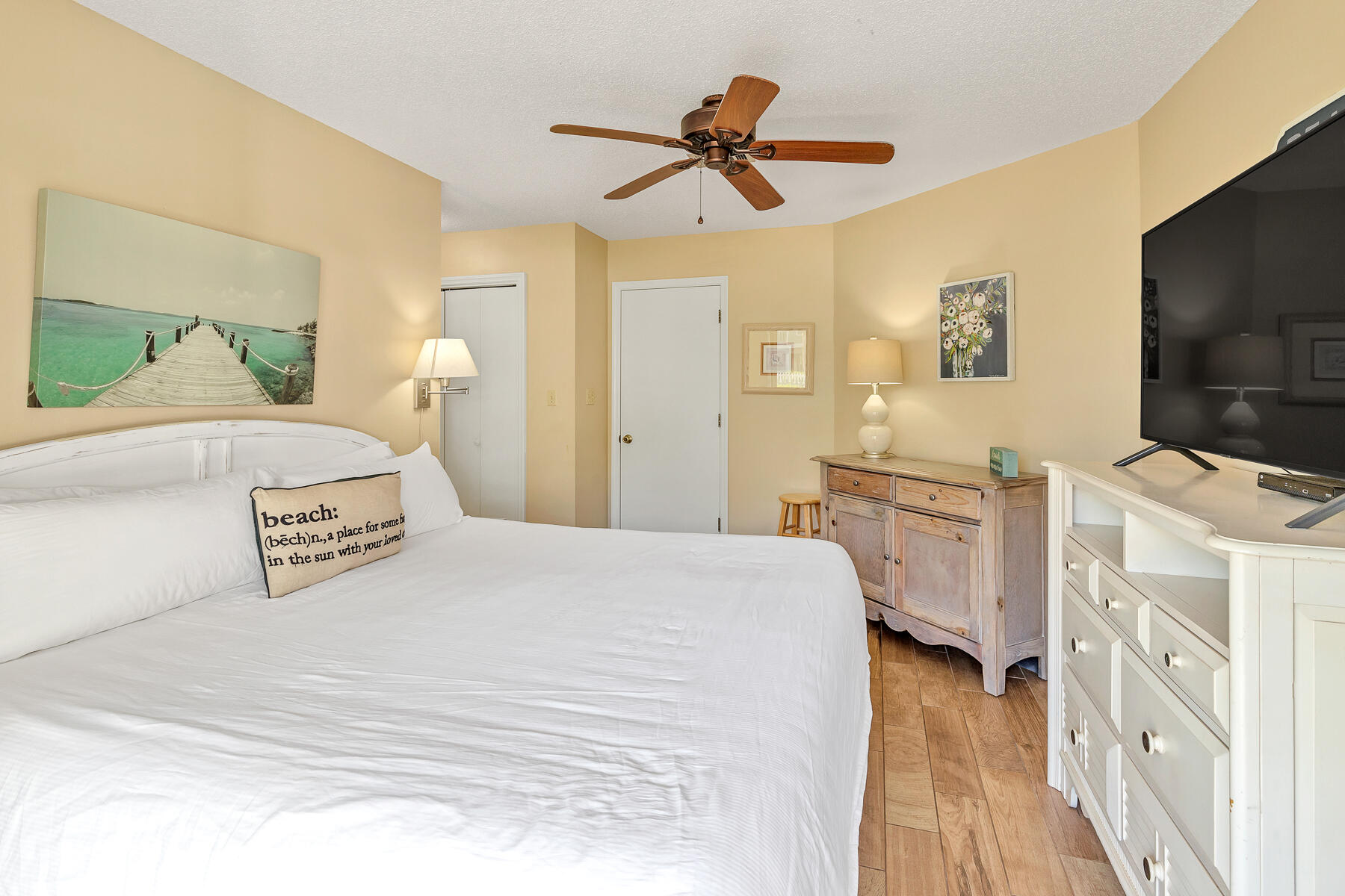 BEACHWOOD VILLAS CONDO PH 2 - Residential