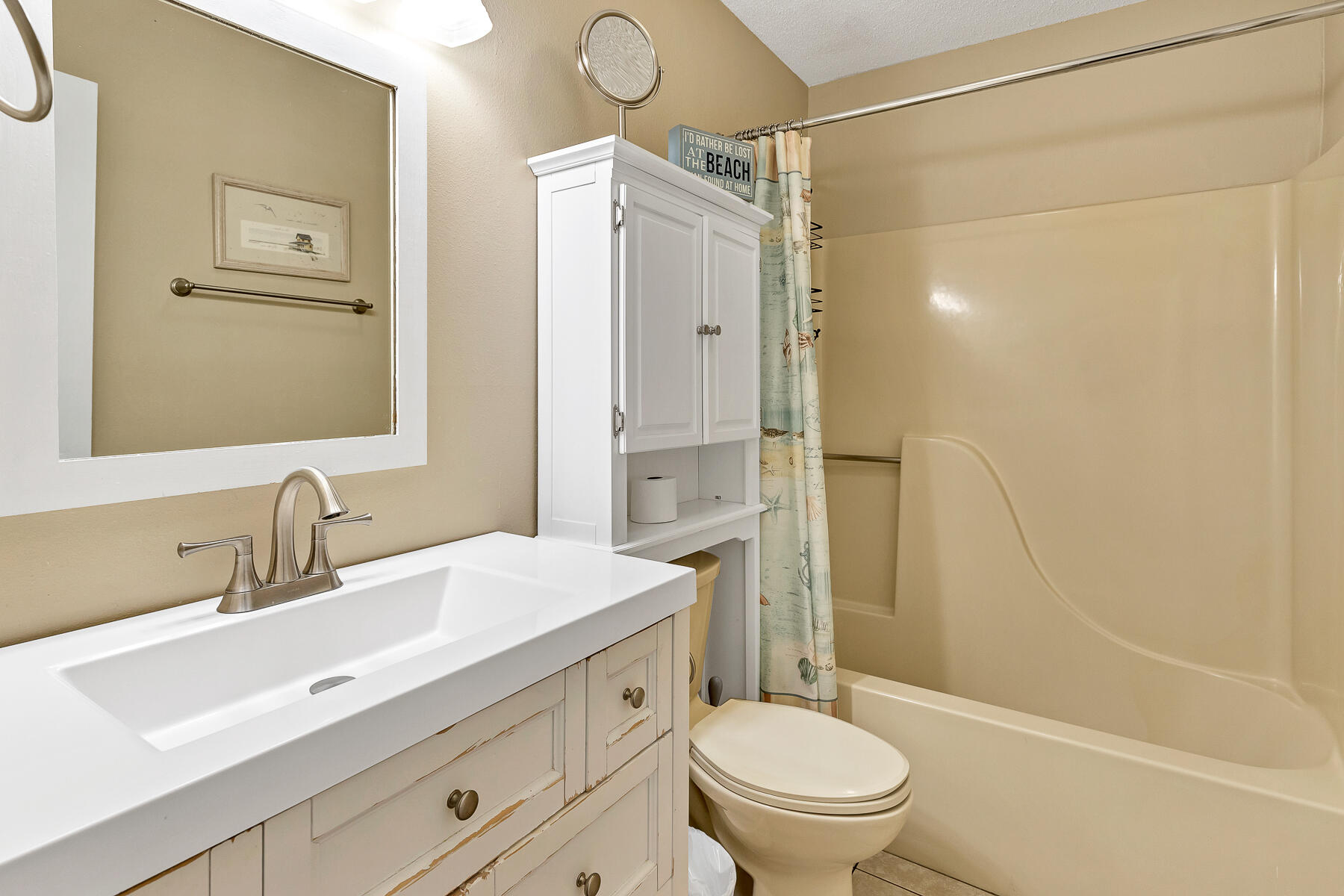 BEACHWOOD VILLAS CONDO PH 2 - Residential