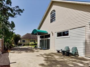 Bayou Breeze - Residential