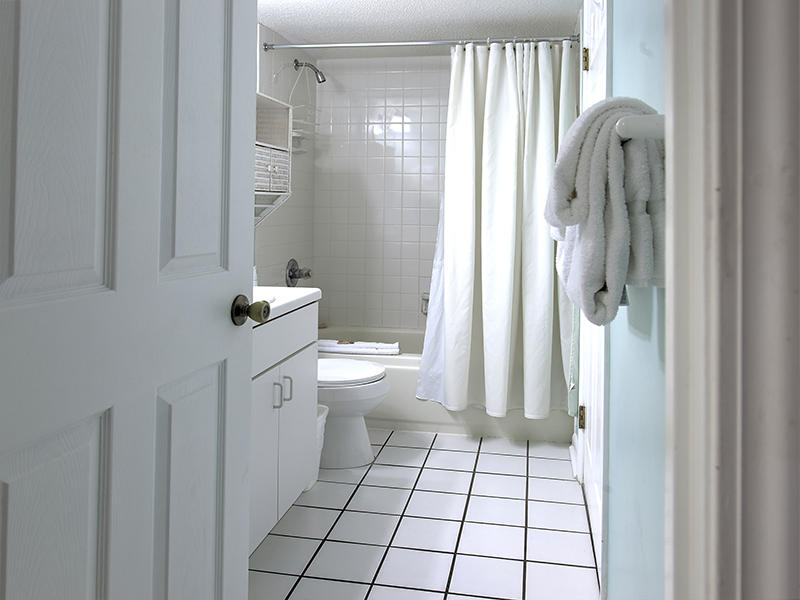 HOLIDAY SURF & RACQUET CLUB - Residential