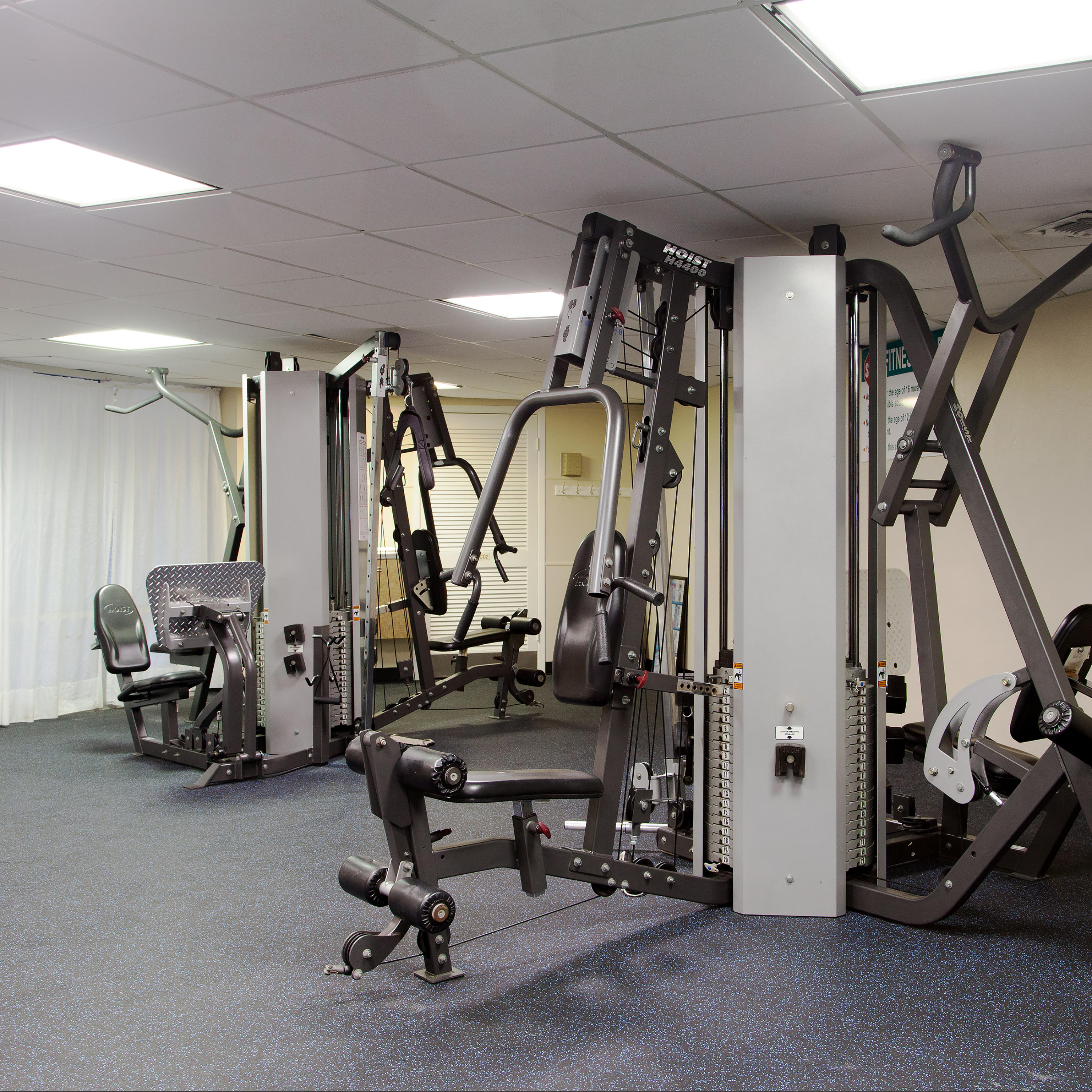 HOLIDAY SURF & RACQUET CLUB - Residential