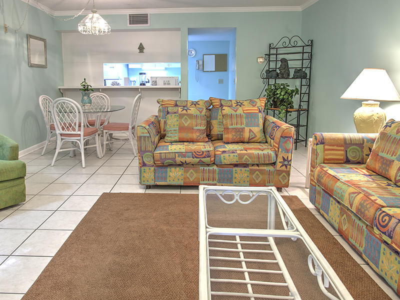 HOLIDAY SURF & RACQUET CLUB - Residential