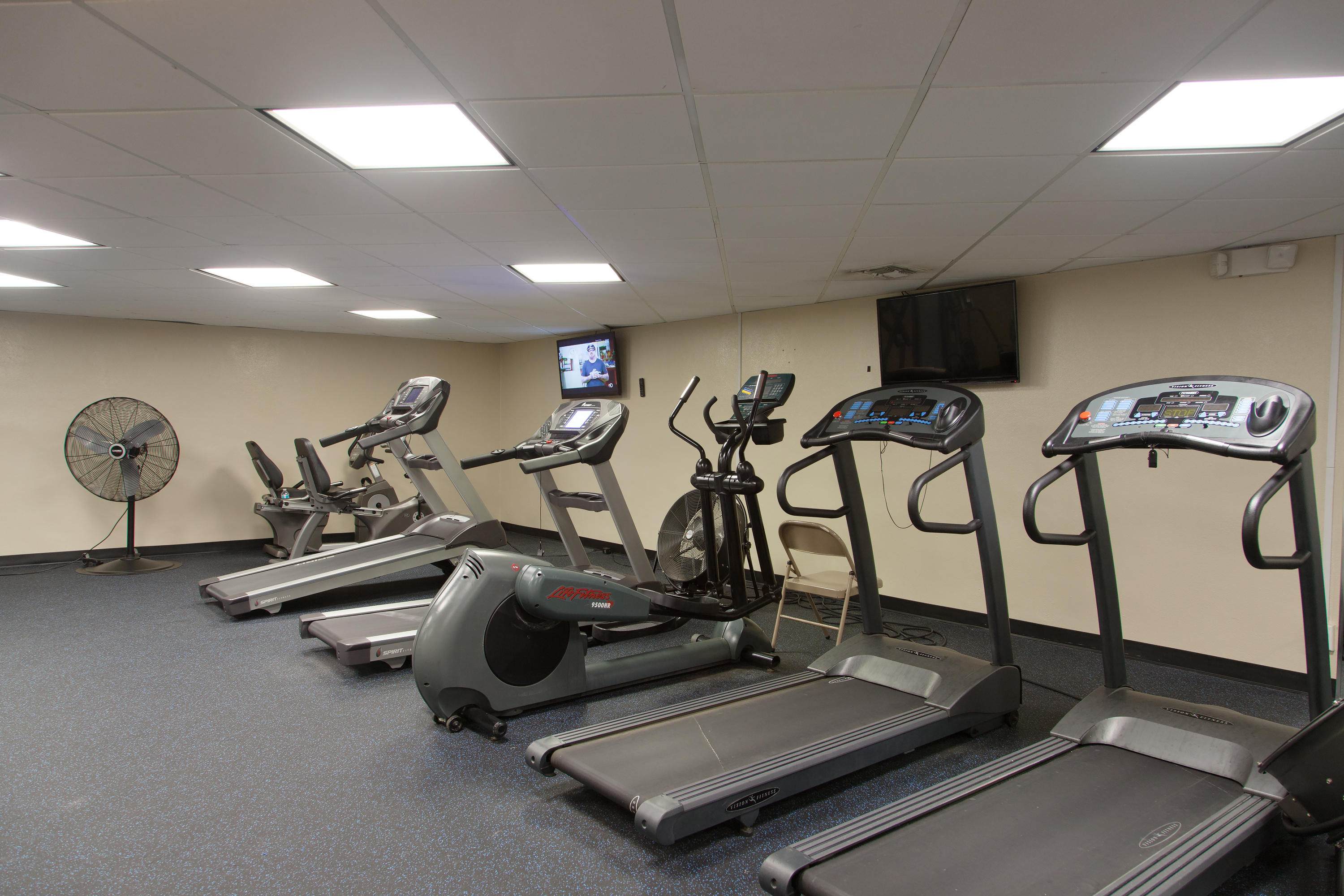 HOLIDAY SURF & RACQUET CLUB - Residential