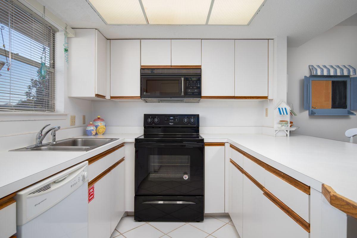 HIDDEN DUNES BEACH COTTAGES 2 - Residential