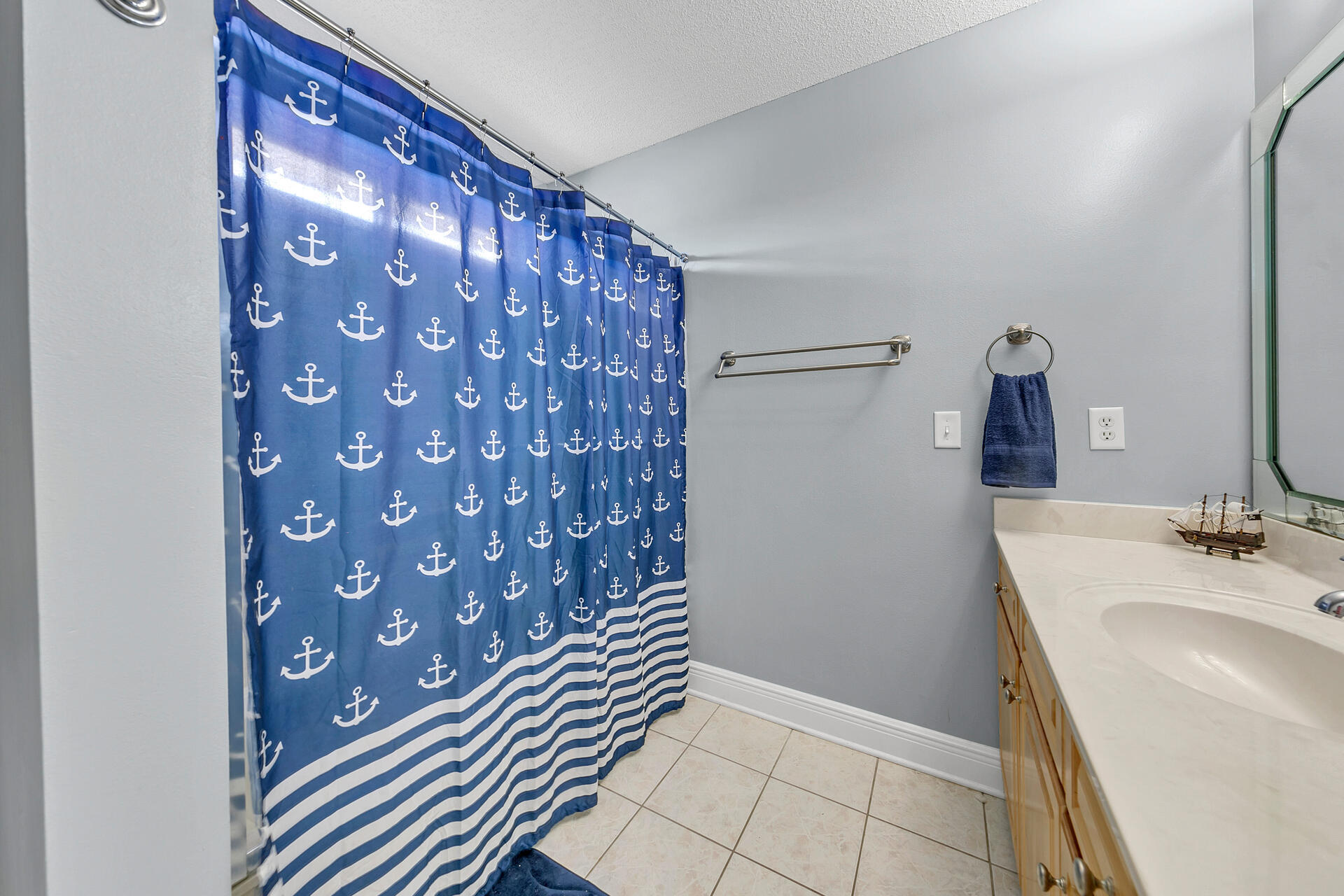 NORTH RIDGE CREEK S/D 1ST ADDN - Residential