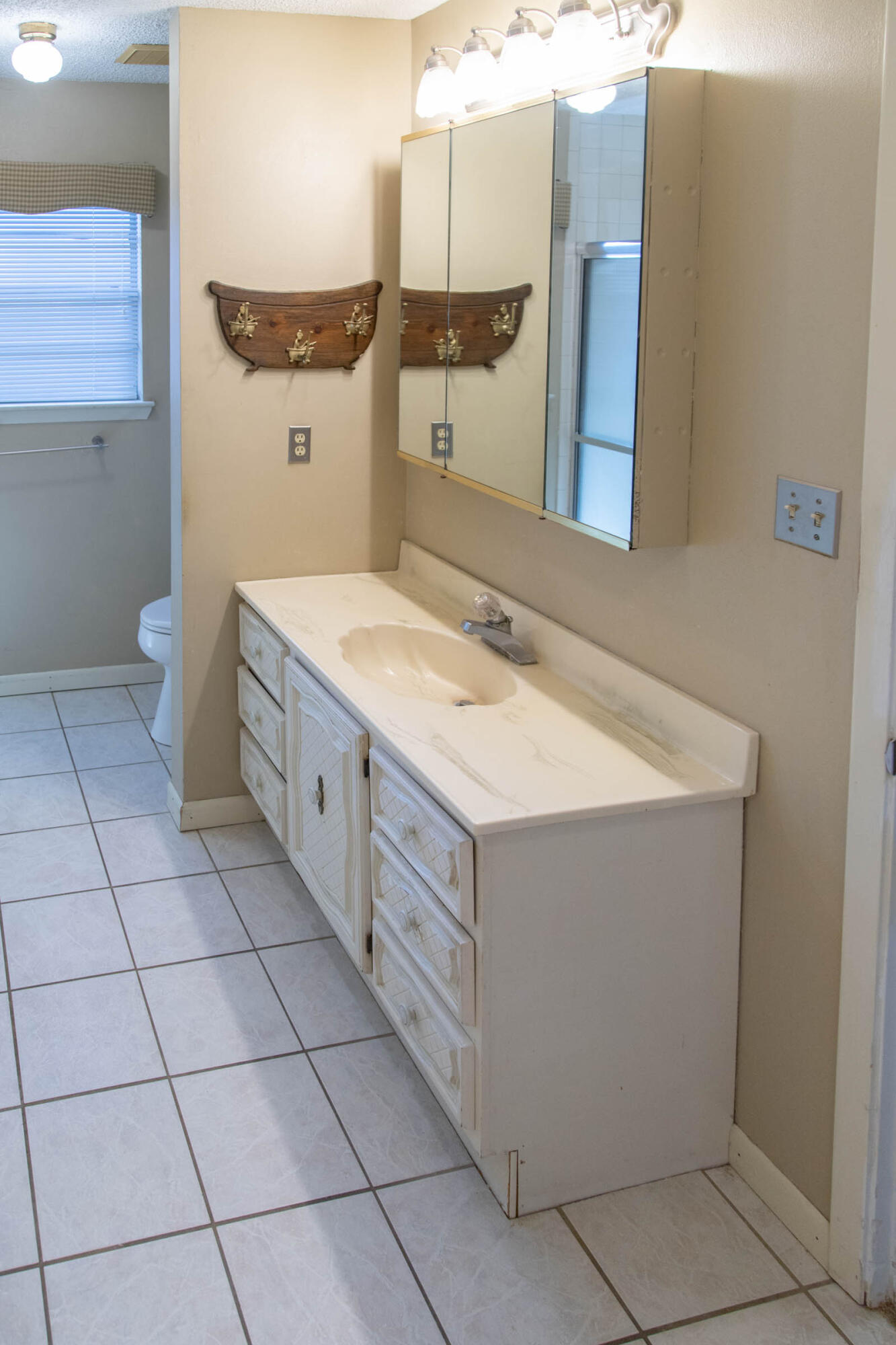 COLONY ESTATES 3RD ADDN - Residential