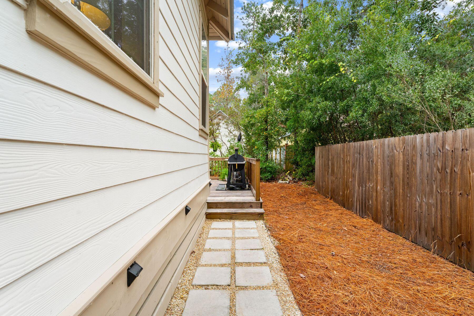 MAGNOLIA BEACH - Residential