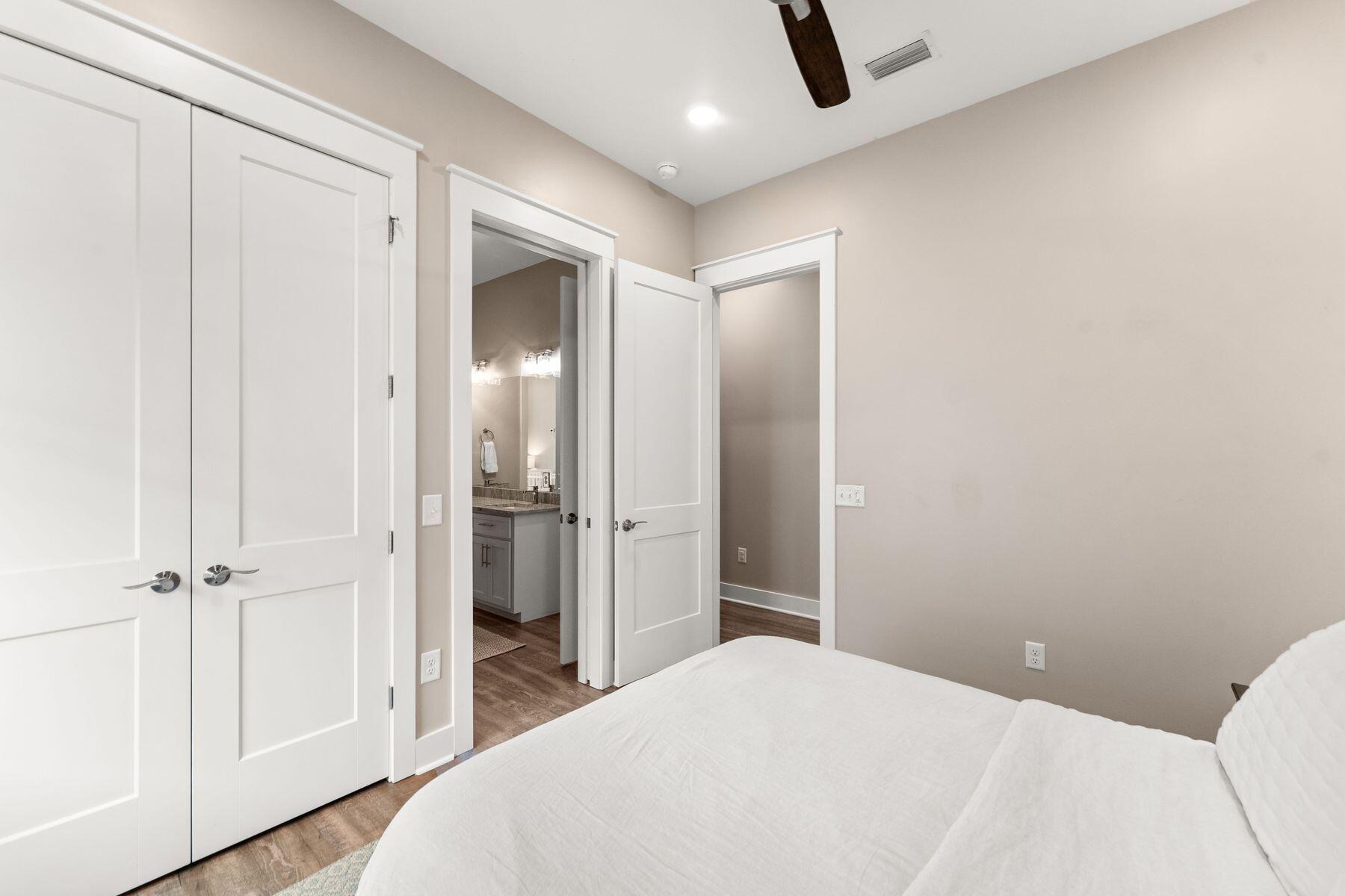 MAGNOLIA BEACH - Residential