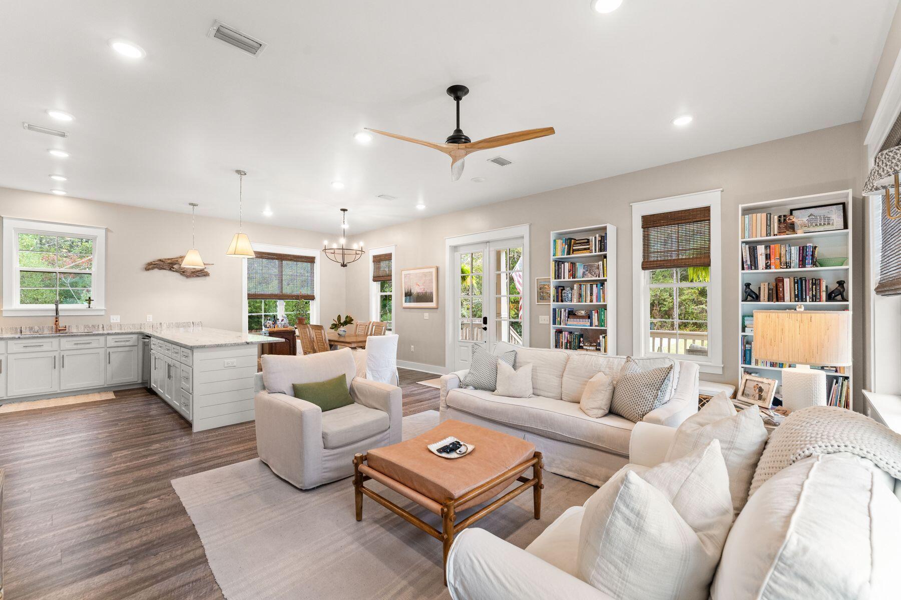 MAGNOLIA BEACH - Residential