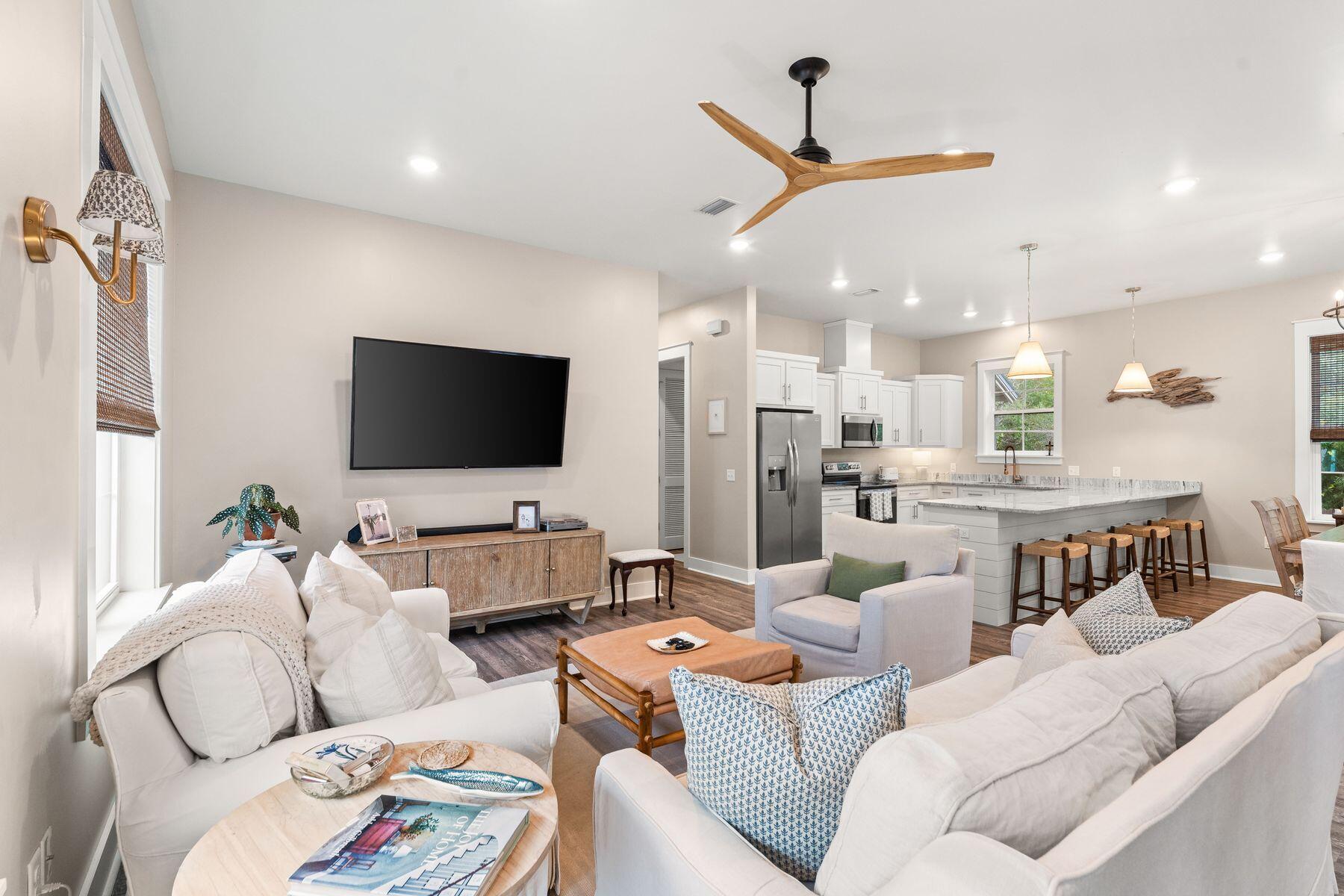 MAGNOLIA BEACH - Residential